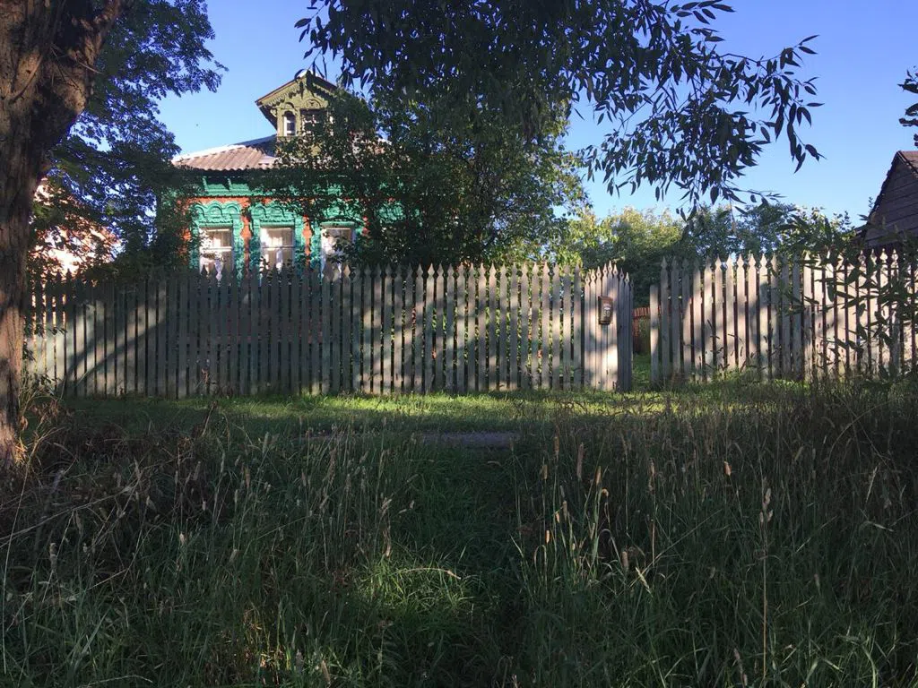 Классическая дача с резными окнами, фото 1