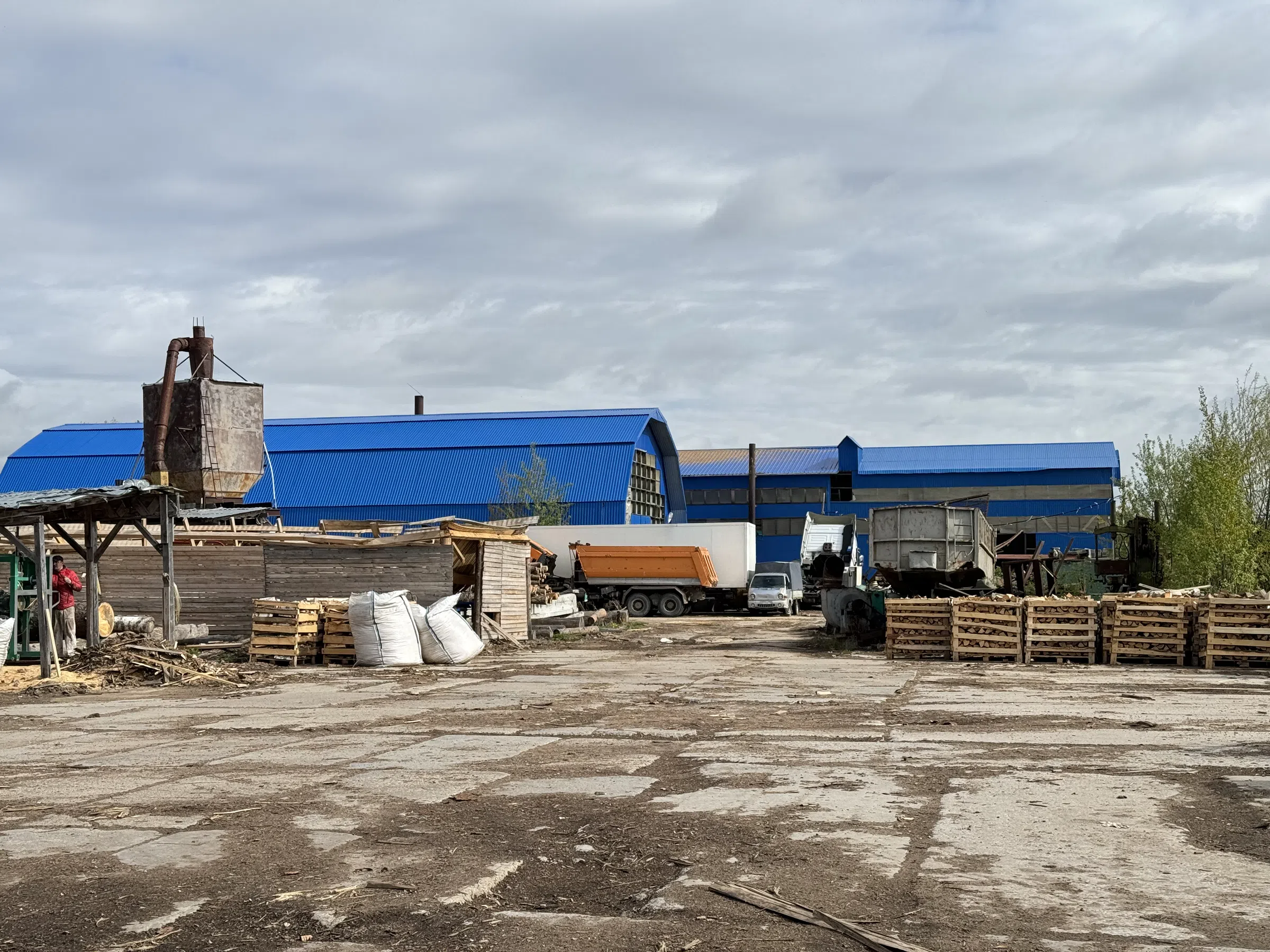 Деревообрабатывающее производство за городом, фото 21