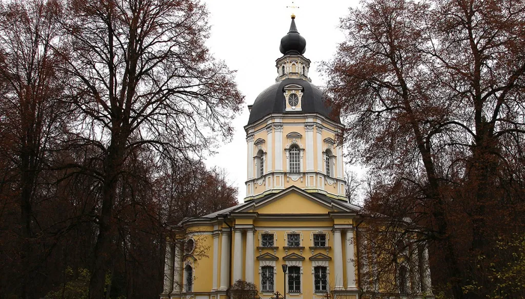 Церковь в старом лесу, фото 3