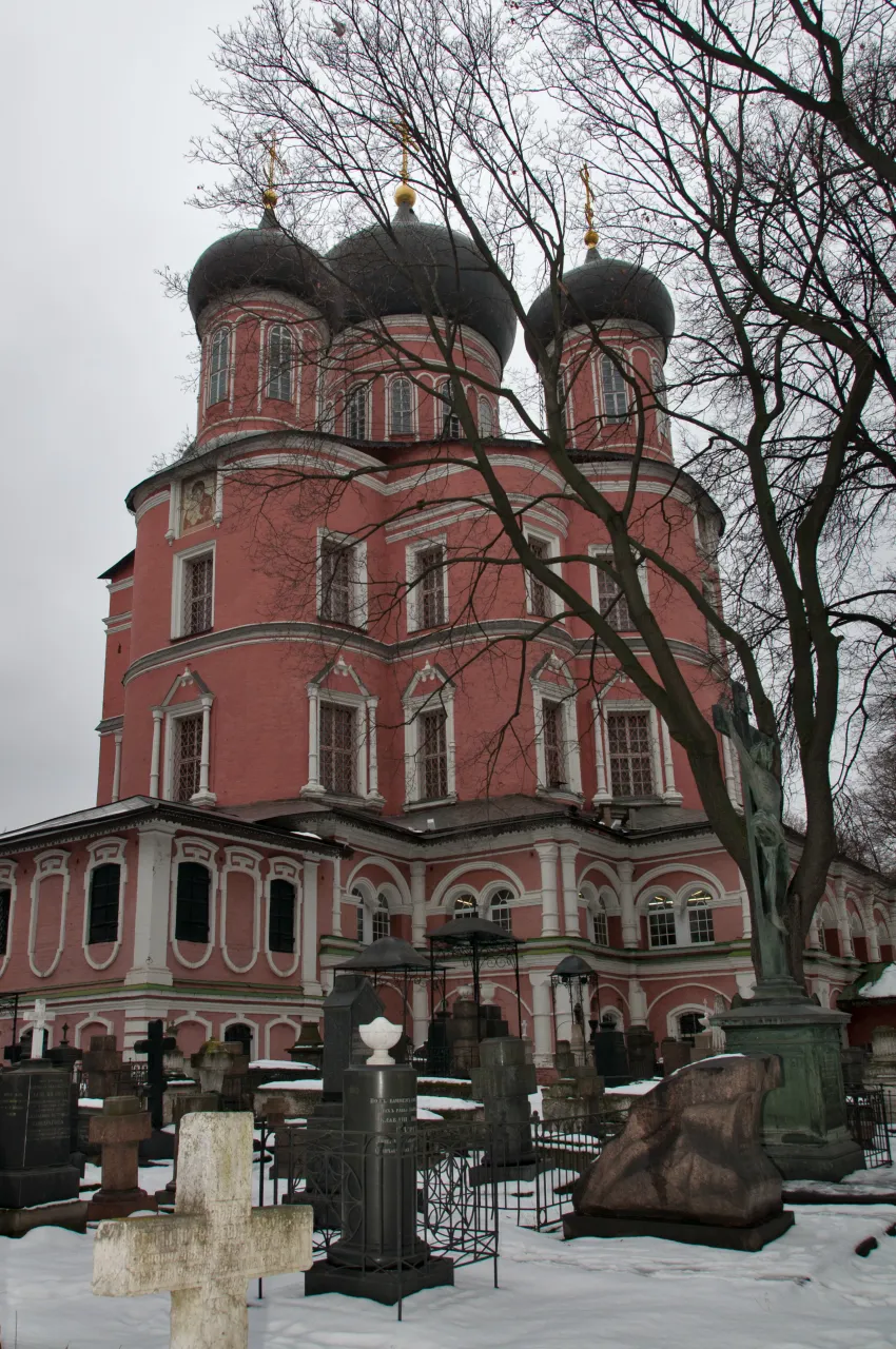 Церковь с кладбищем, фото 8