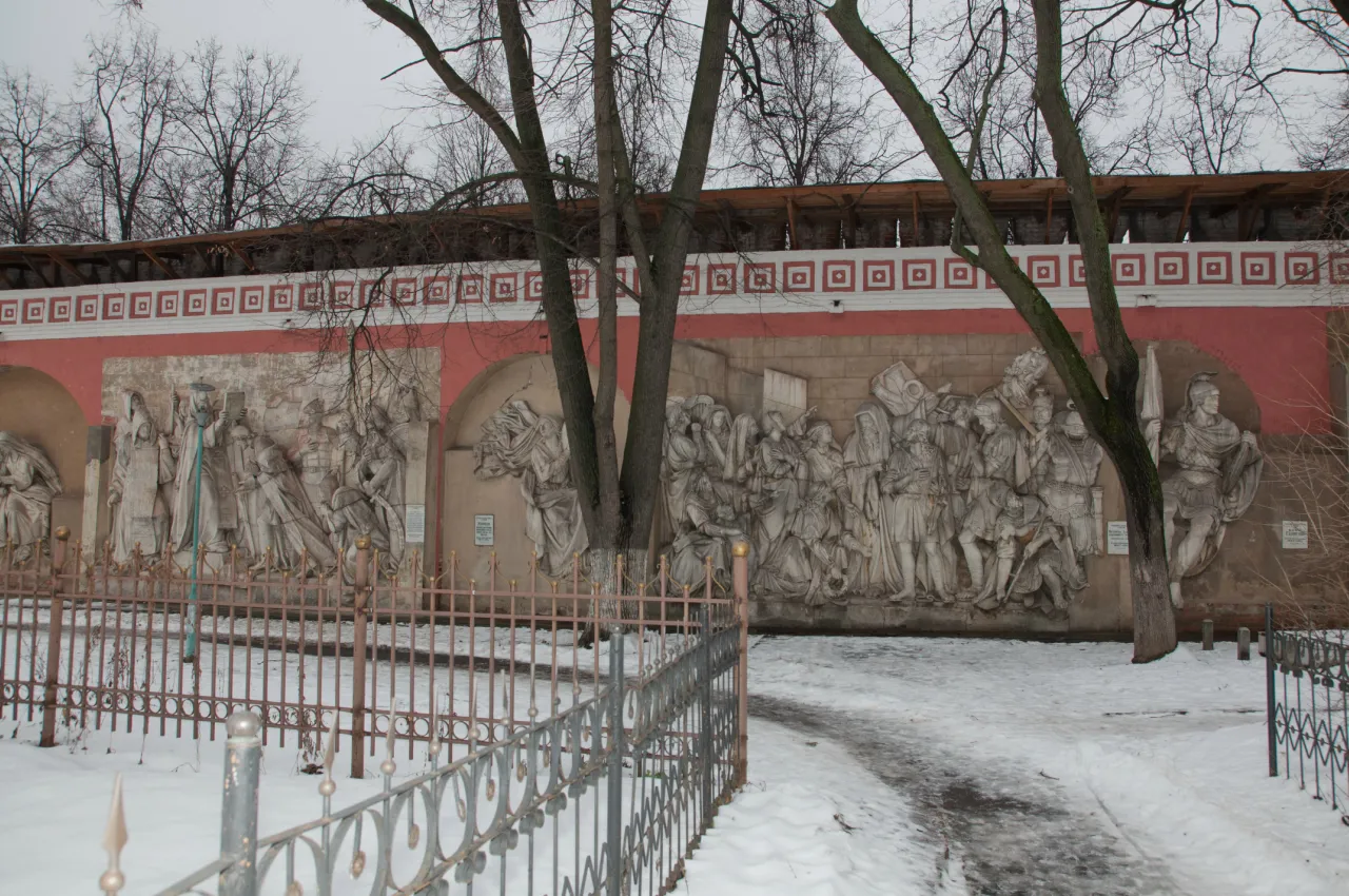 Церковь с кладбищем, фото 11