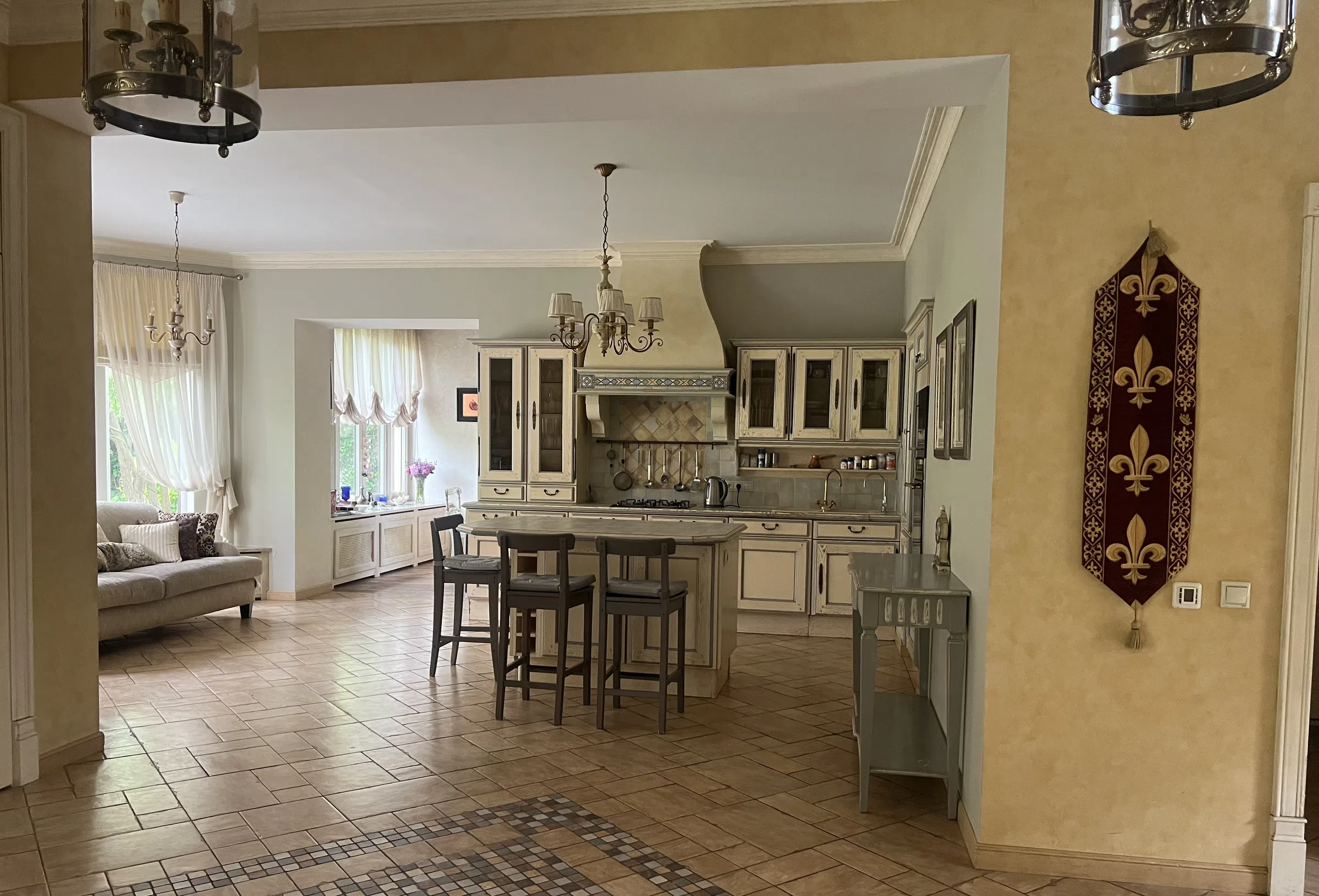 Прованс - дом с открытым бассейном и ландшафтом, фото 15