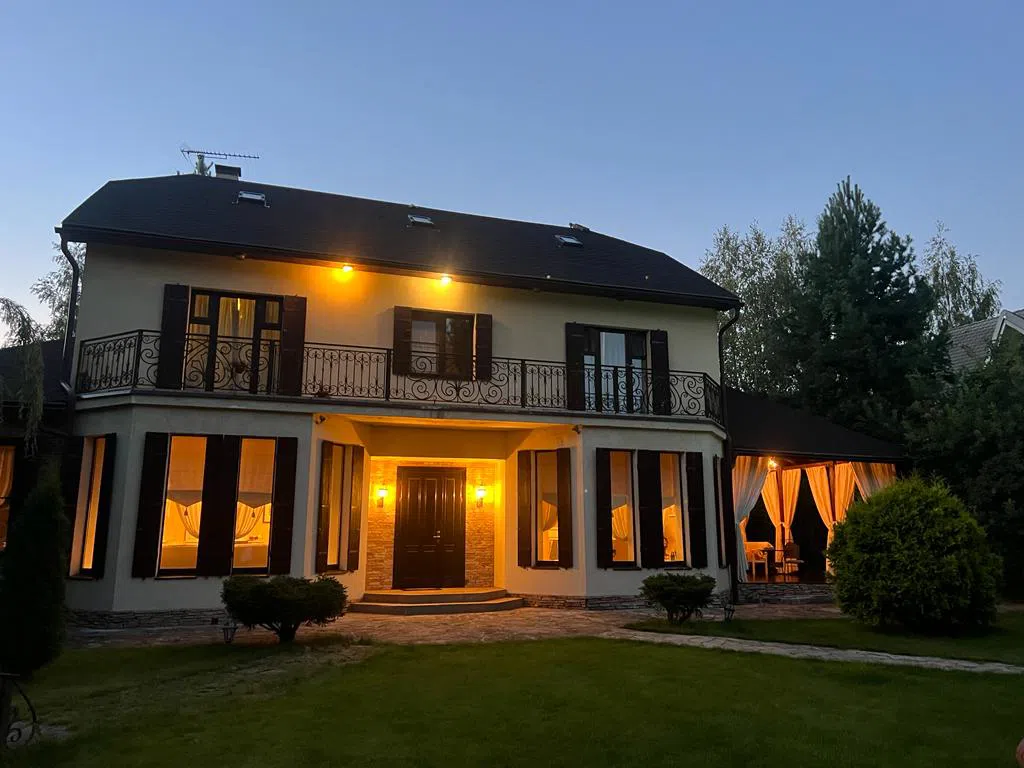Прованс - дом с открытым бассейном и ландшафтом, фото 2