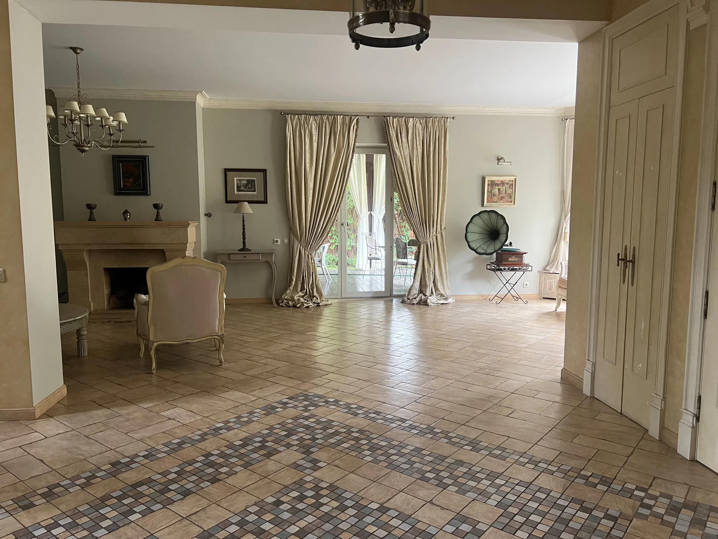 Прованс - дом с открытым бассейном и ландшафтом, фото 14