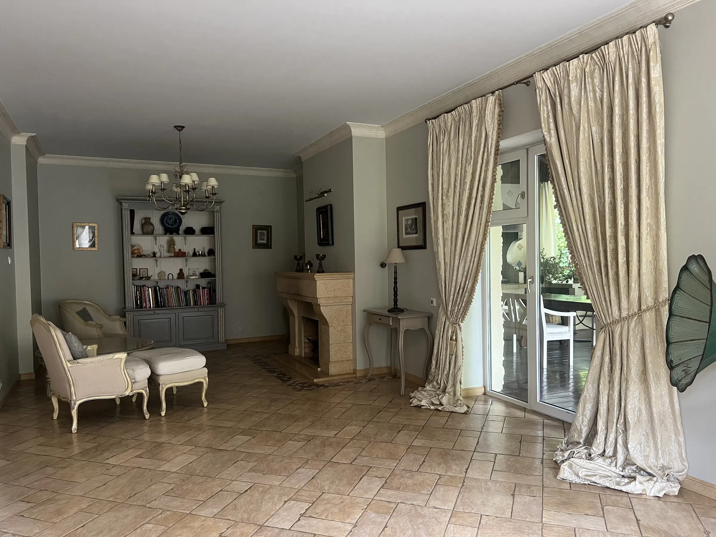 Прованс - дом с открытым бассейном и ландшафтом, фото 13