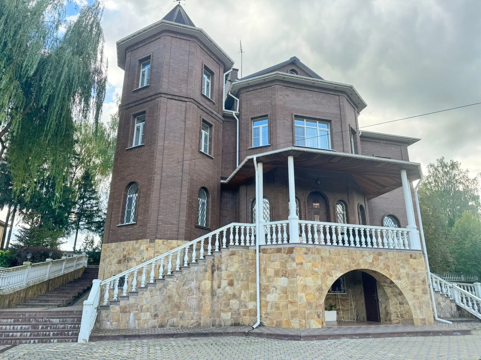Большой дом с грузинским рестораном внутри, фото 14