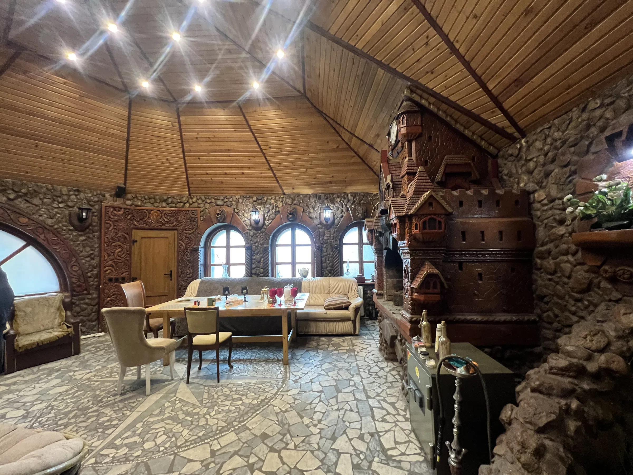 Яркий дом китч 90-х, фото 1