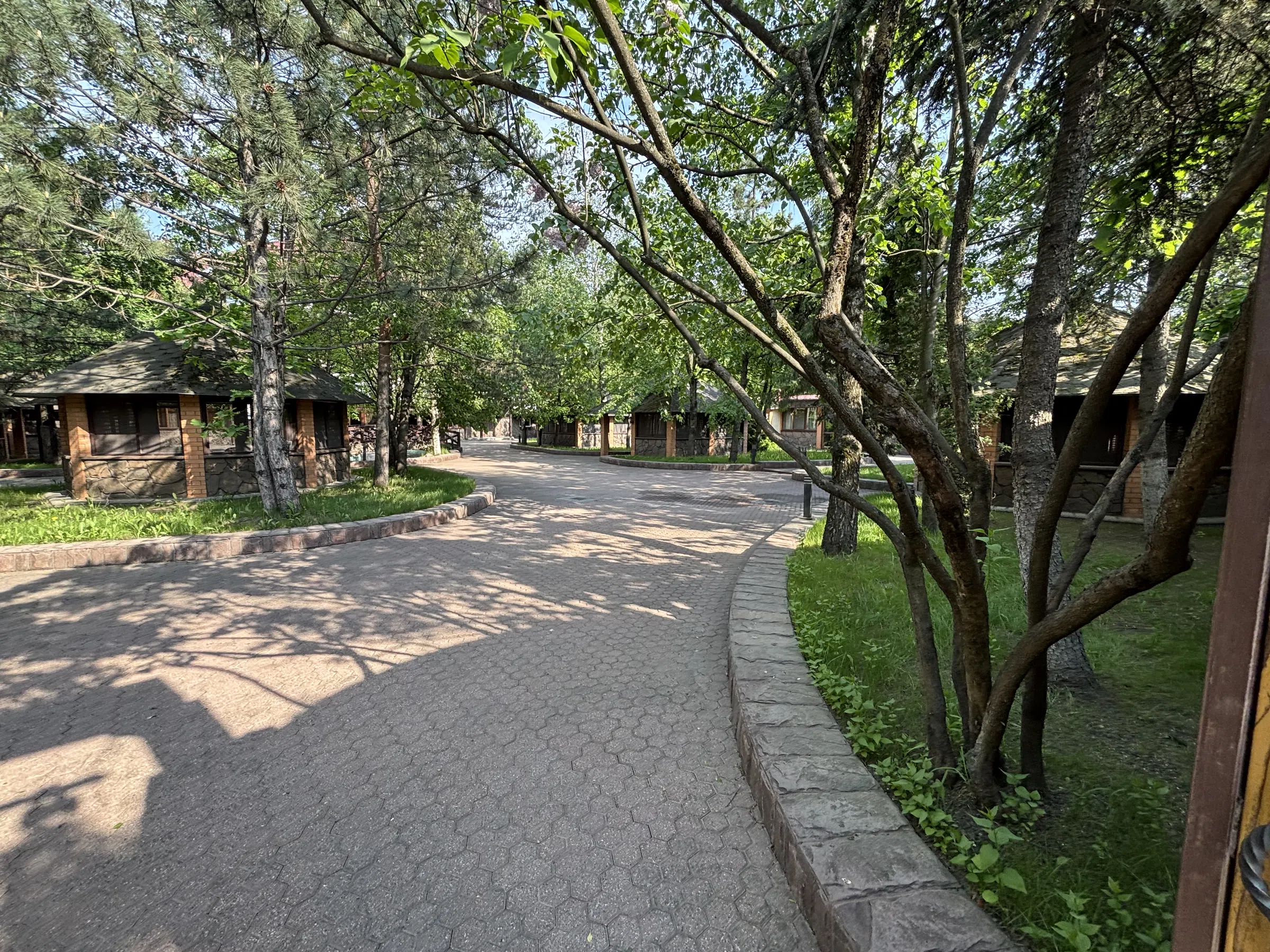 Ресторан в стиле 90-2000х, фото 8