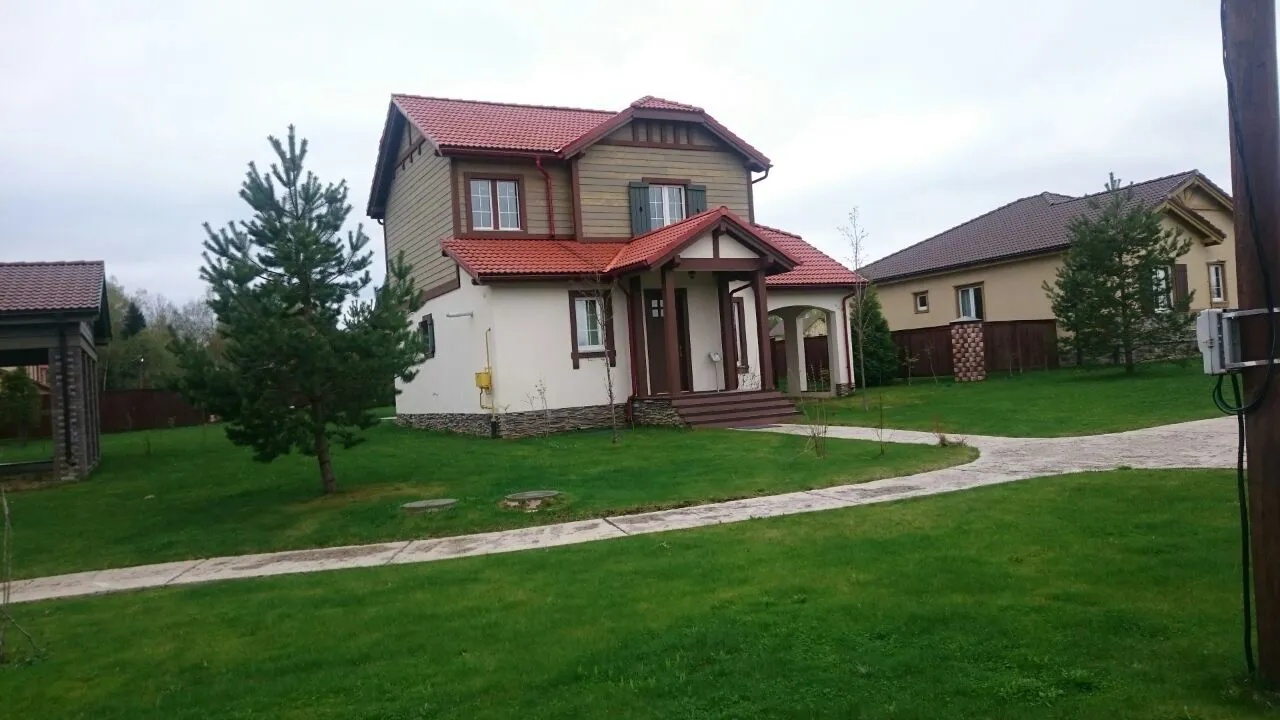 Загородный дом с красной крышей, фото 19