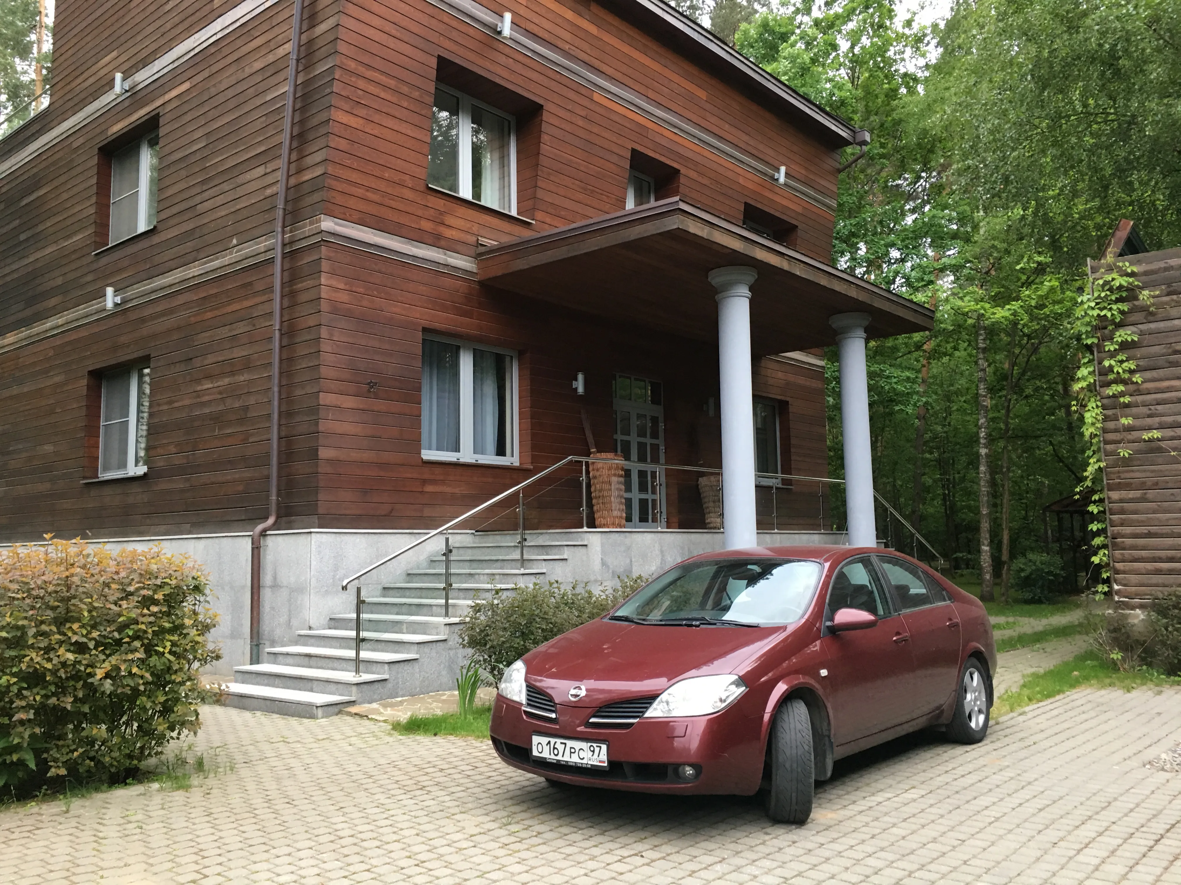Современный дом с колоннами, фото 4