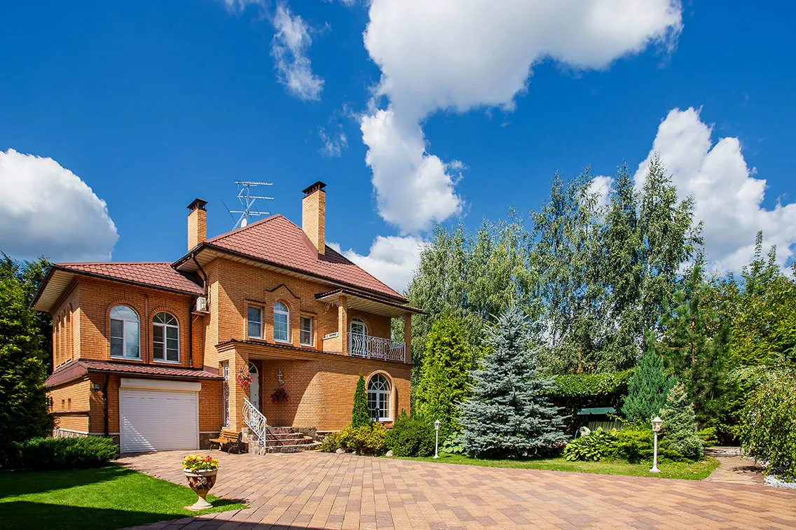 Кирпичный дом с арками, фото 1