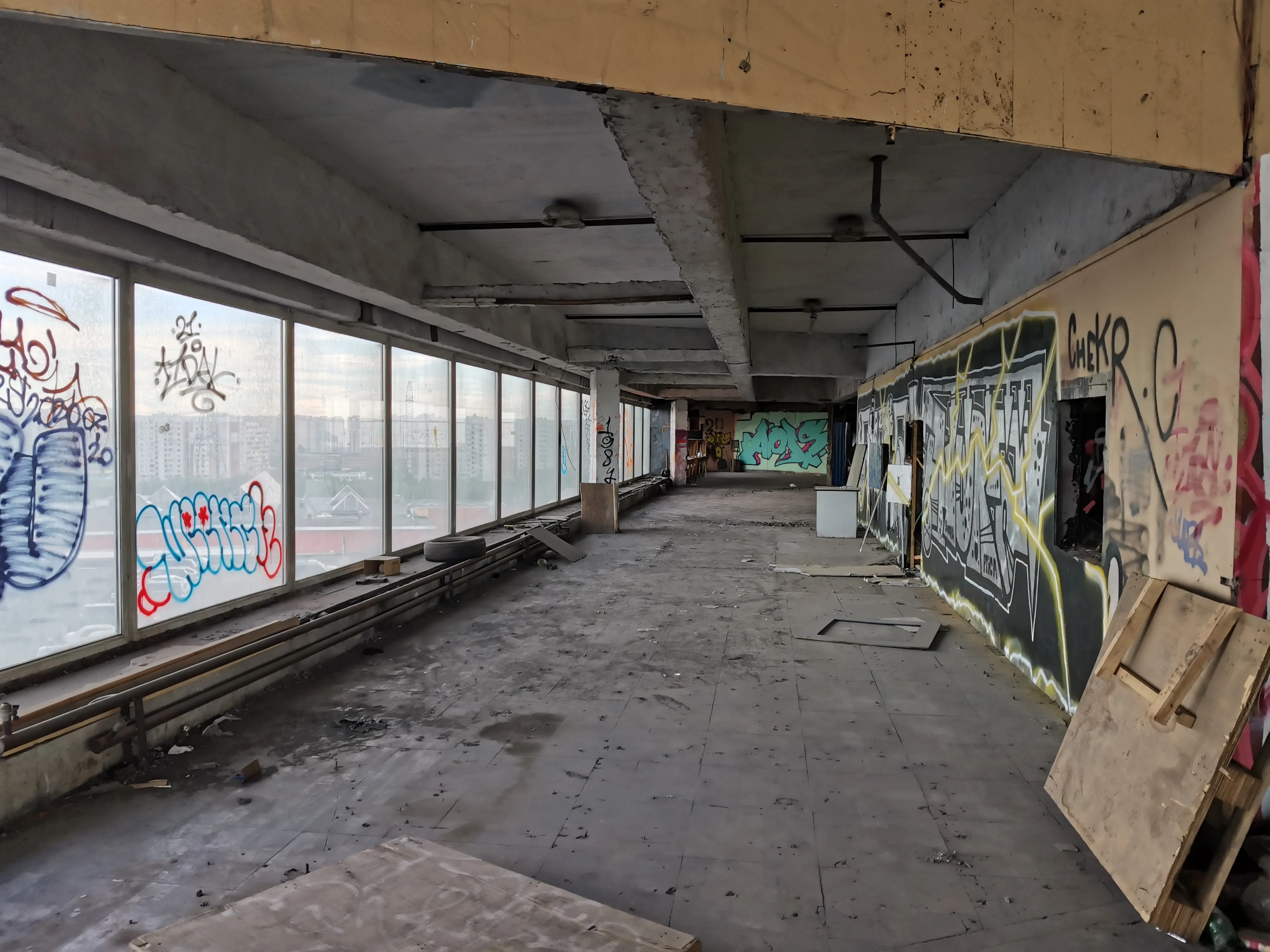 Заброшенный торговый центр, фото 21