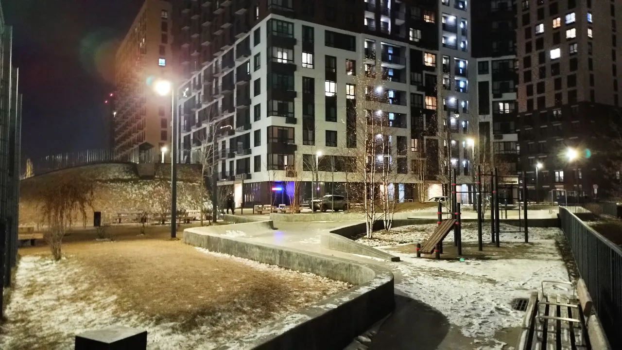 Современный двор с андеграундом, фото 2
