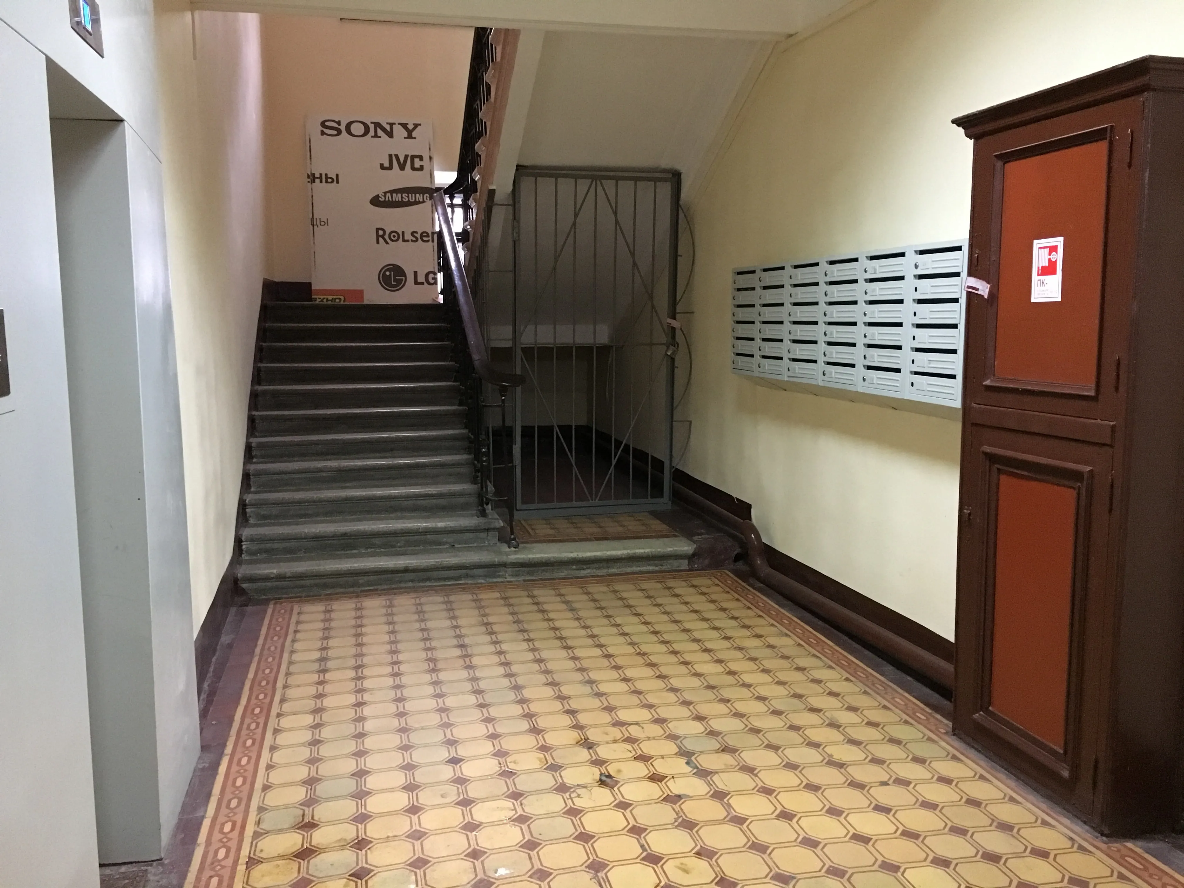 Сталинка с лестницей, фото 21
