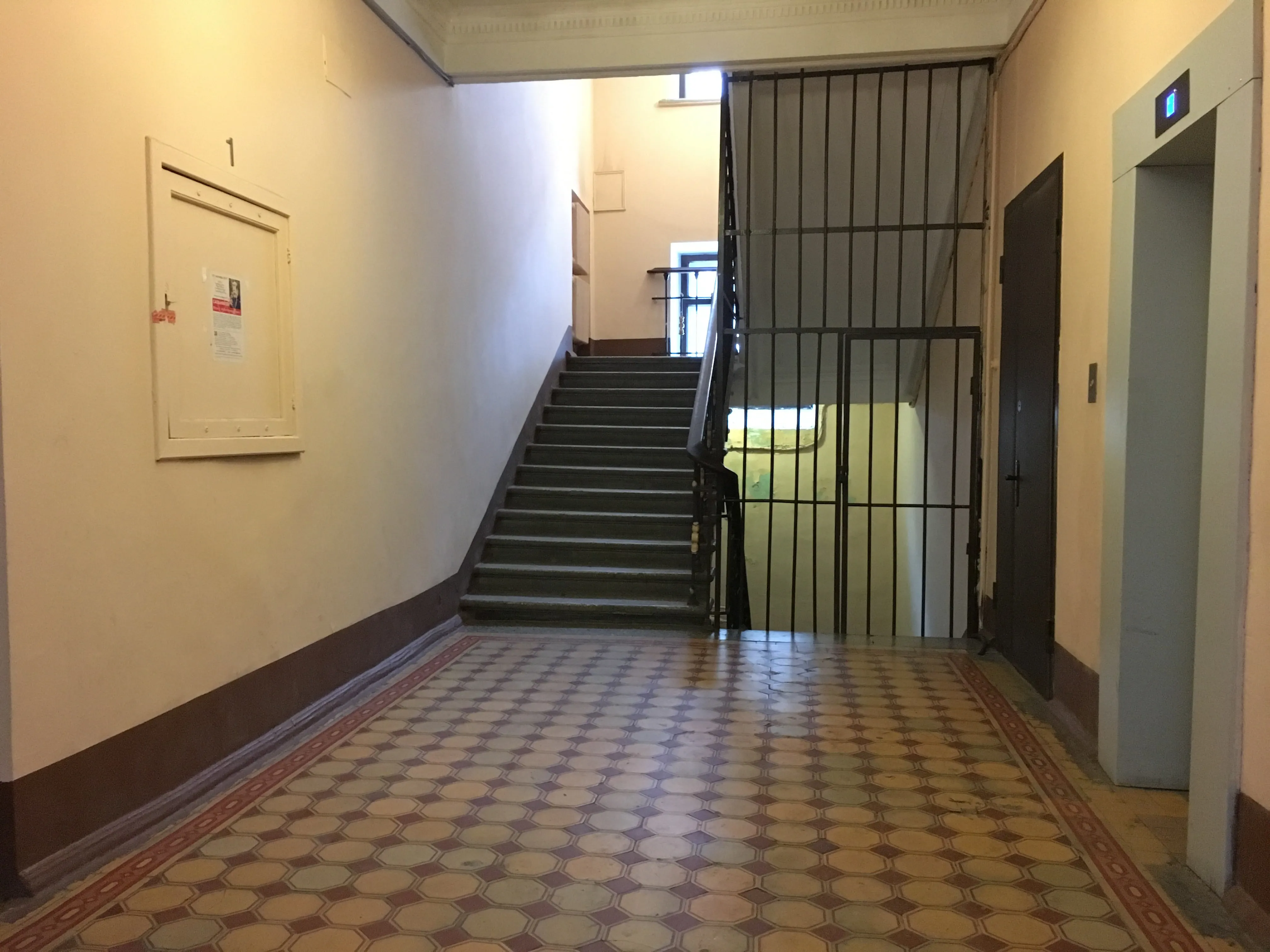 Сталинка с лестницей, фото 6