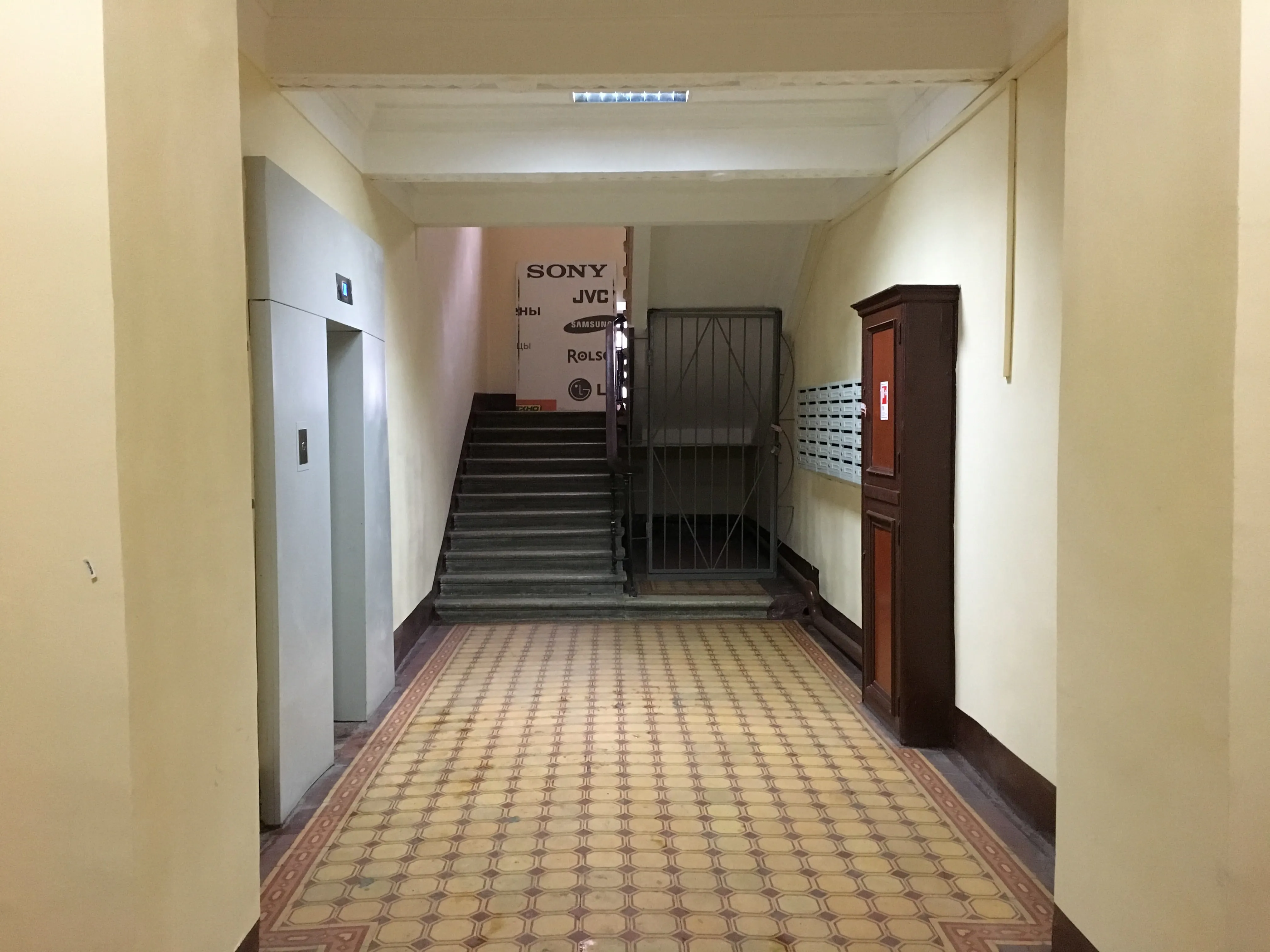 Сталинка с лестницей, фото 19