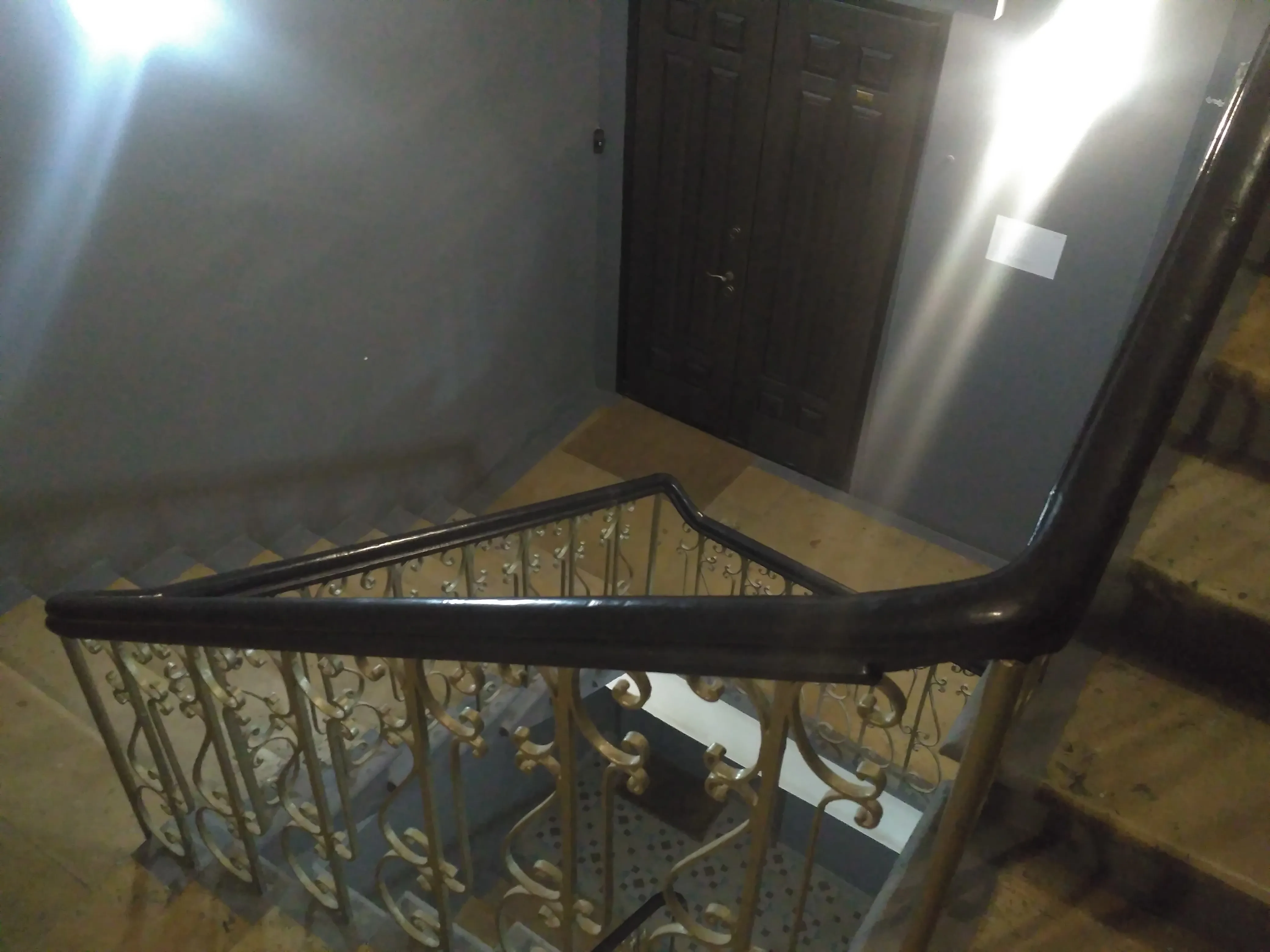 Сталинка с узорной лестницей, фото 12
