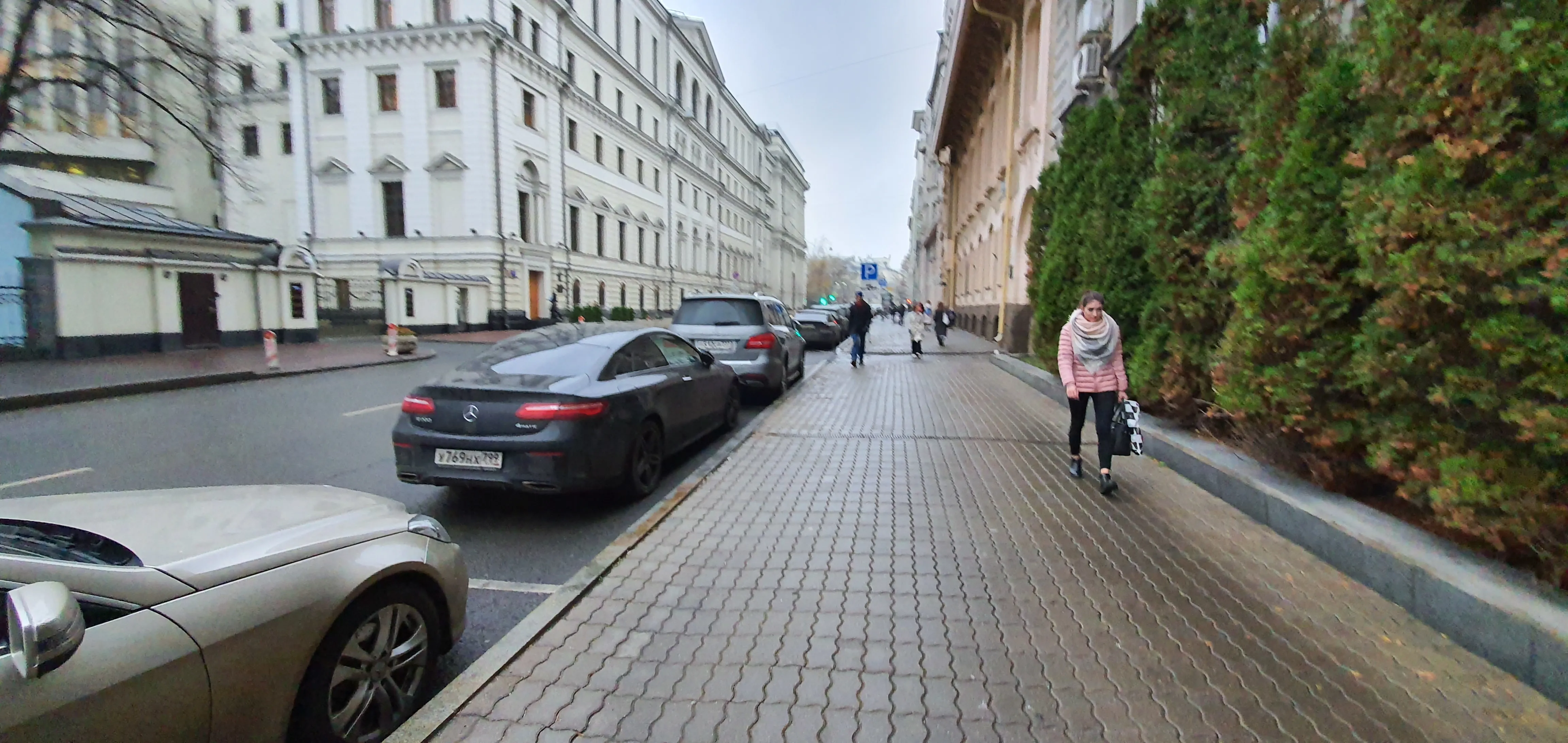 Парадная с винтовой лестницей и лифтом, фото 21
