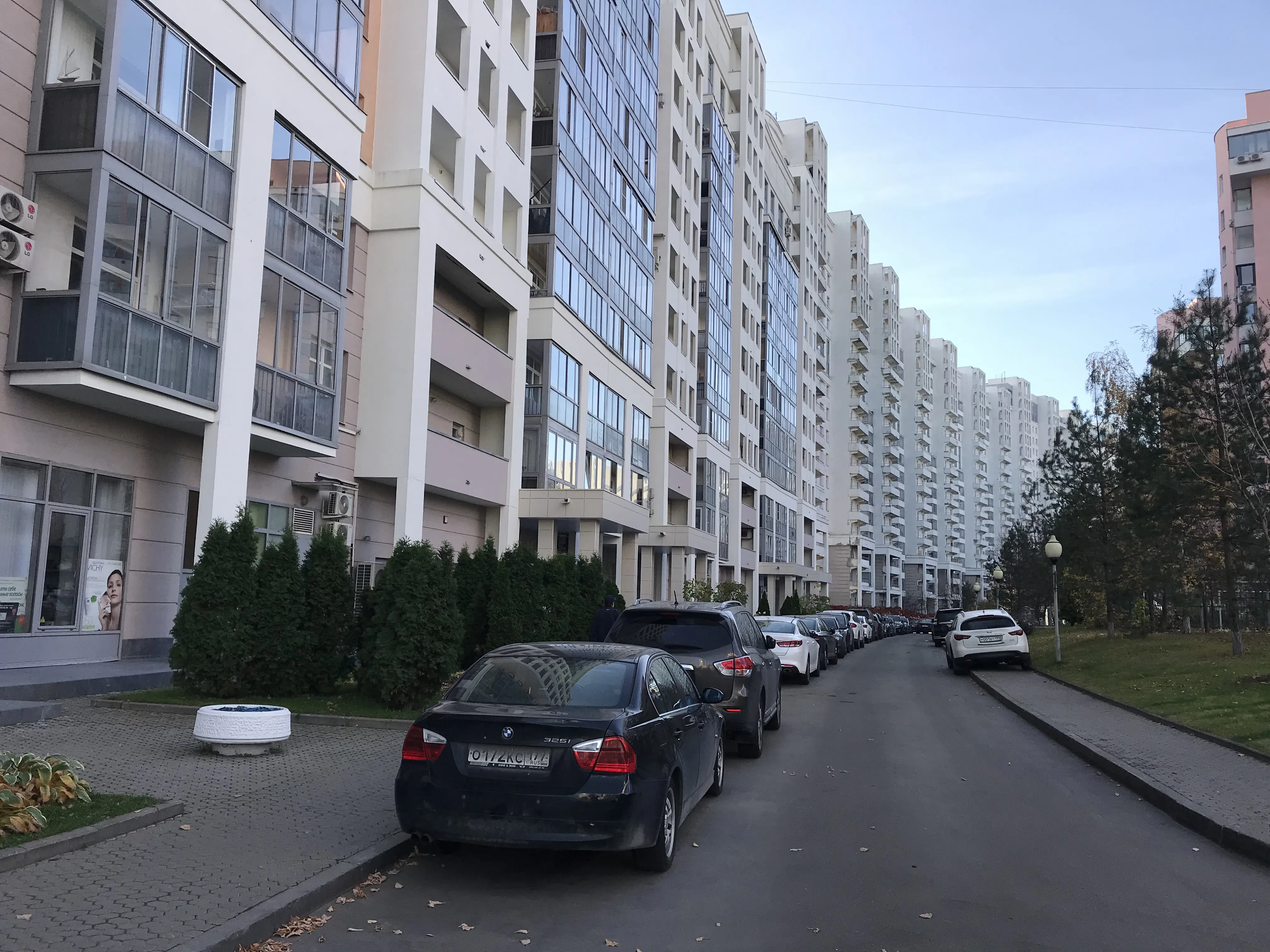 Парадный подъезд новостройки, фото 2