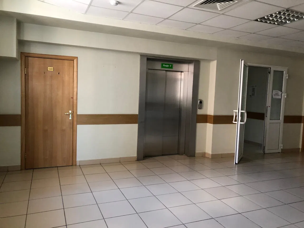Палата с белой кроватью, фото 20