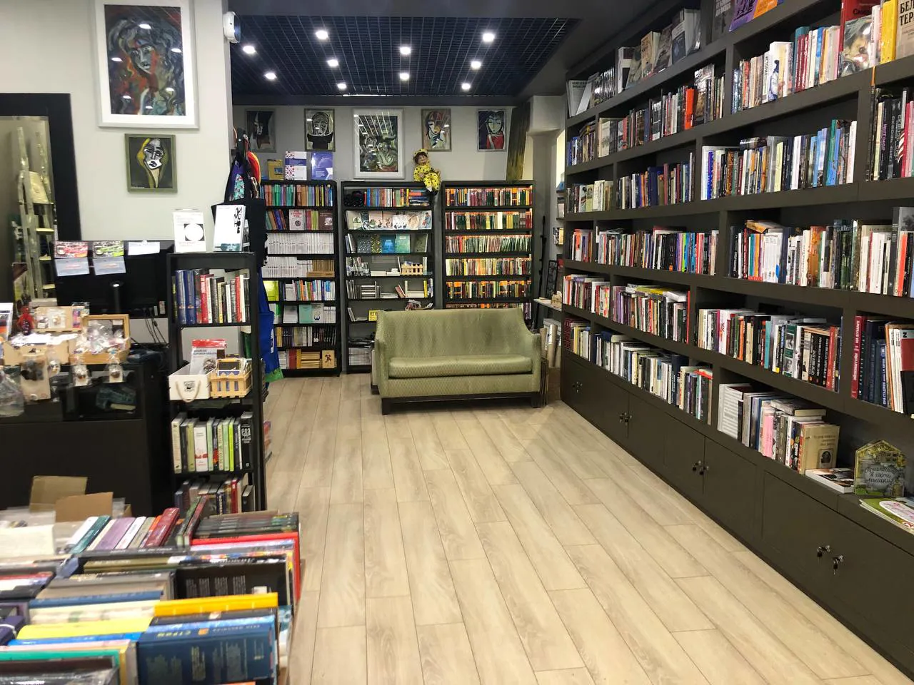 Книжная лавка с диванчиком, фото 1