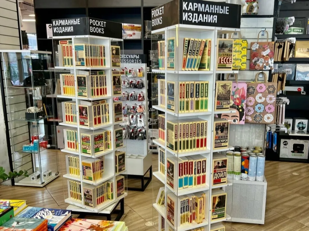 Магазин с неоновыми витринами, фото 6
