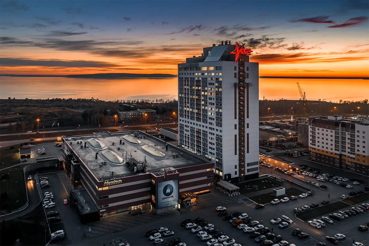 Торговый центр у воды, фото 1