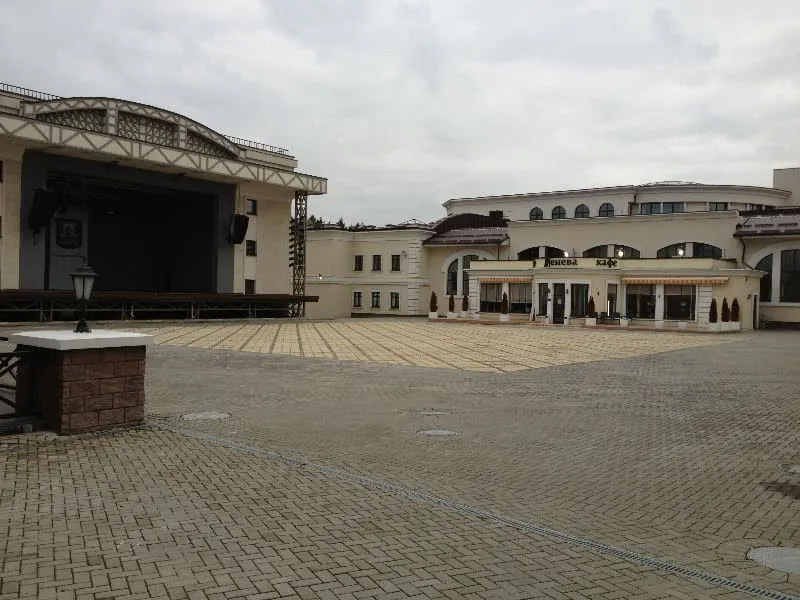 Банк в современном здании, фото 7