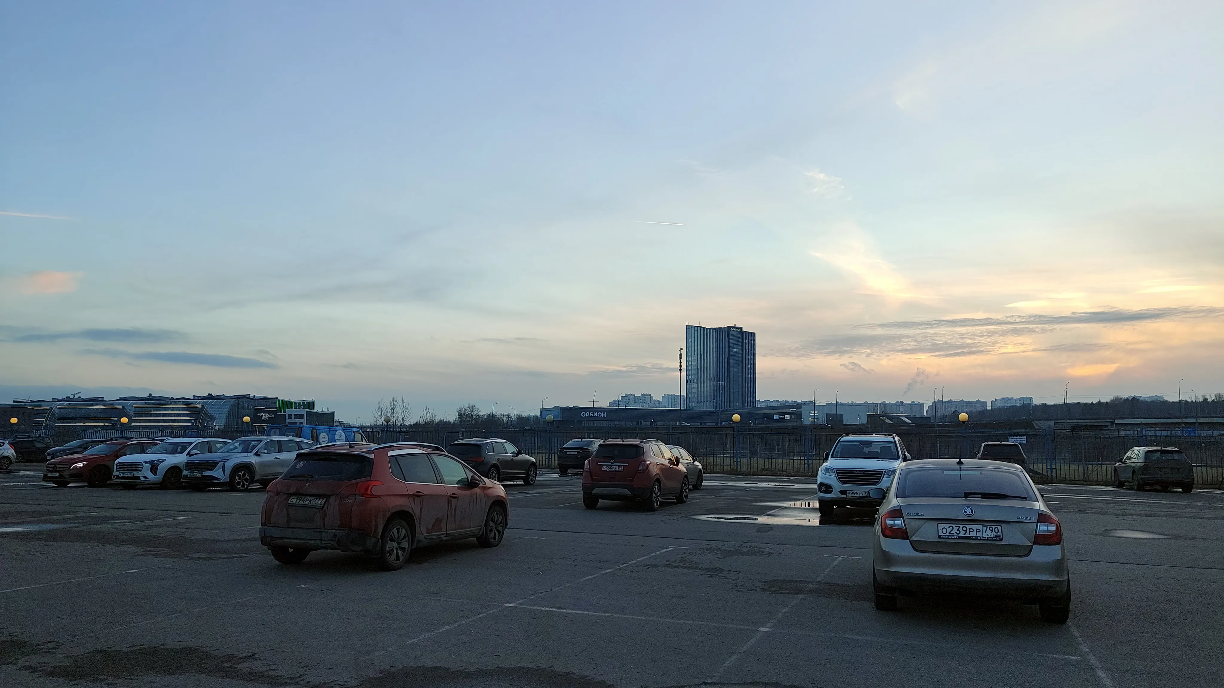 Парковка у высоток, фото 11
