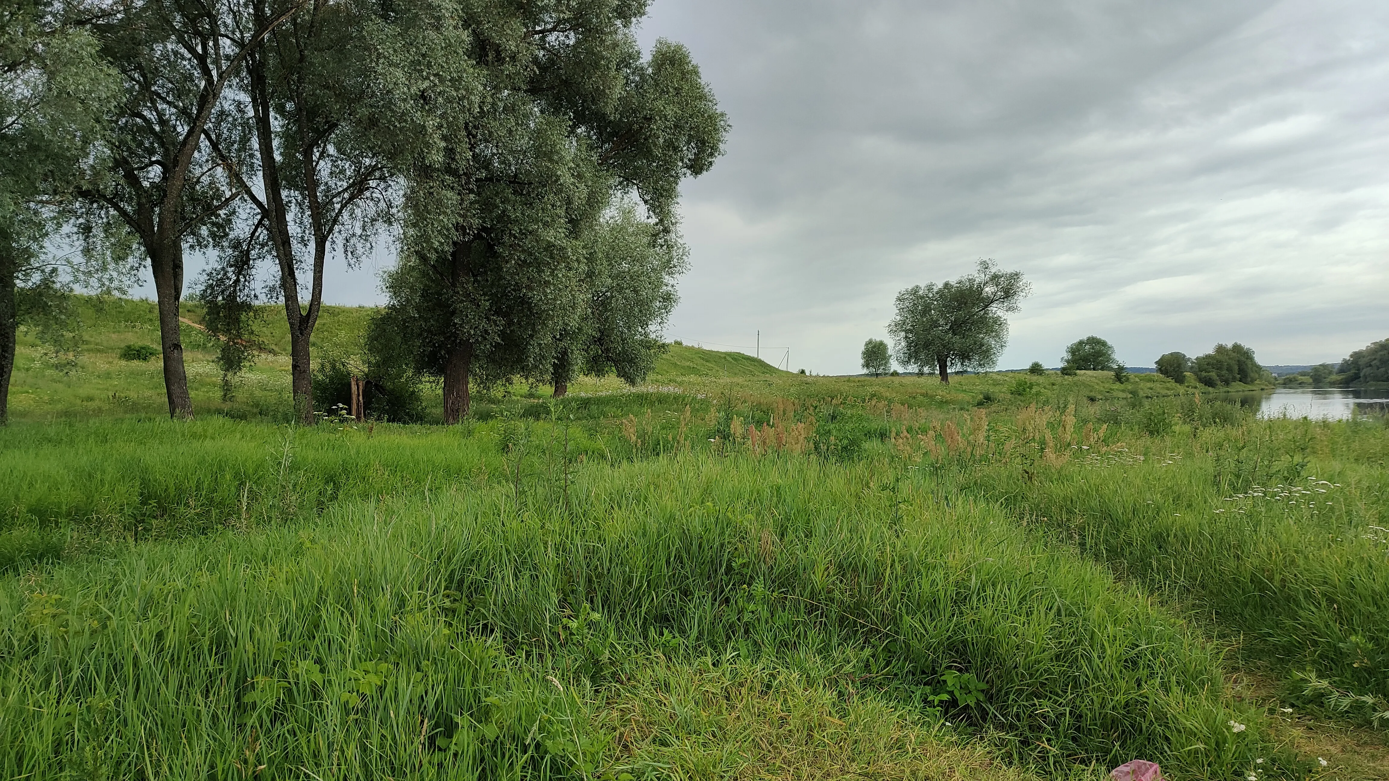 Холмистый берег реки, фото 20