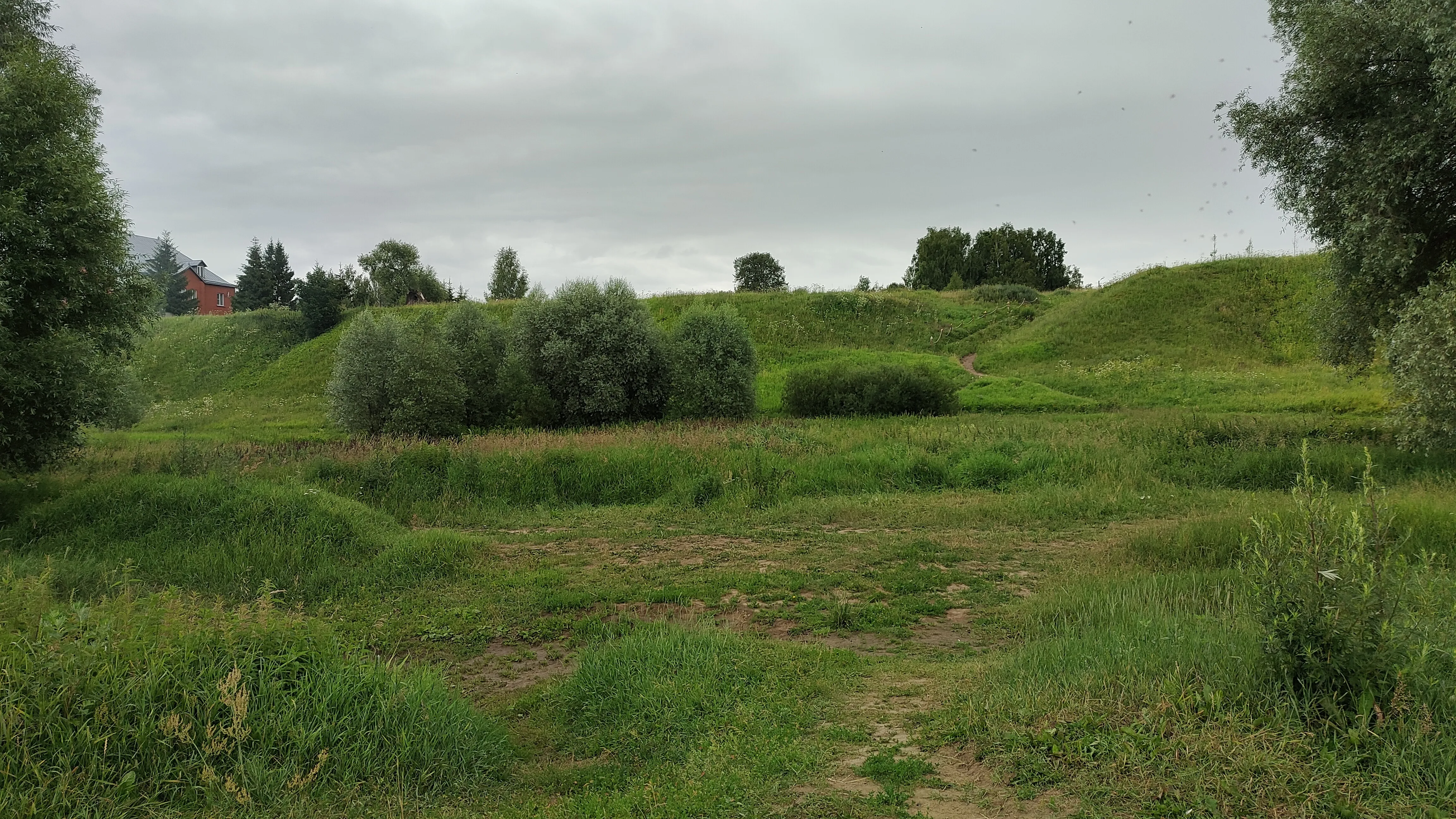 Холмистый берег реки, фото 19
