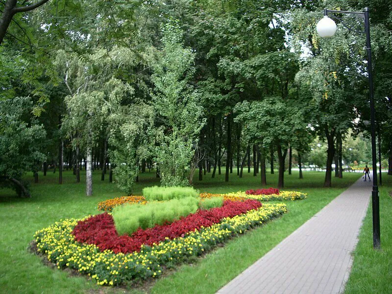 Парк с высоткой, фото 1