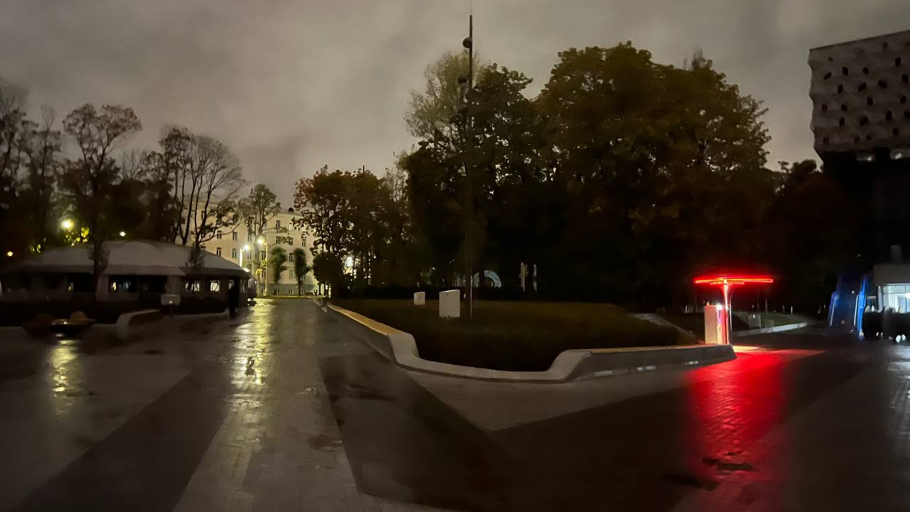 Ночной парк с неоном, фото 4