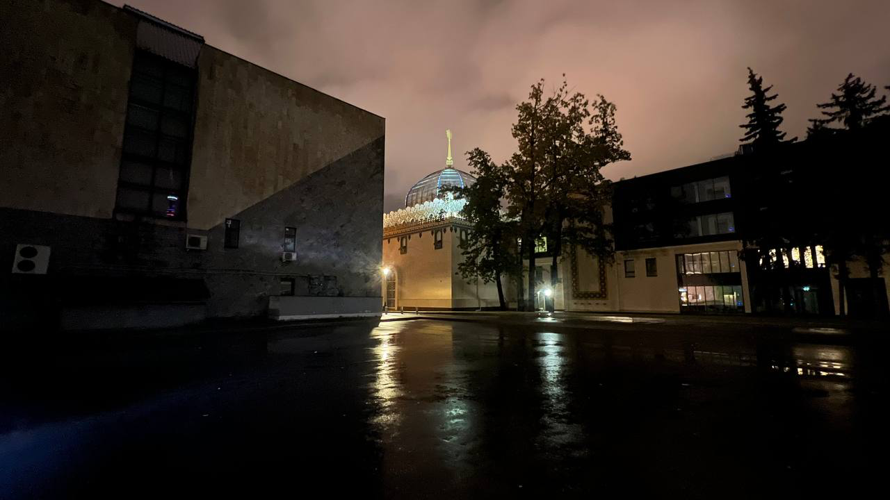 Ночной парк с неоном, фото 6
