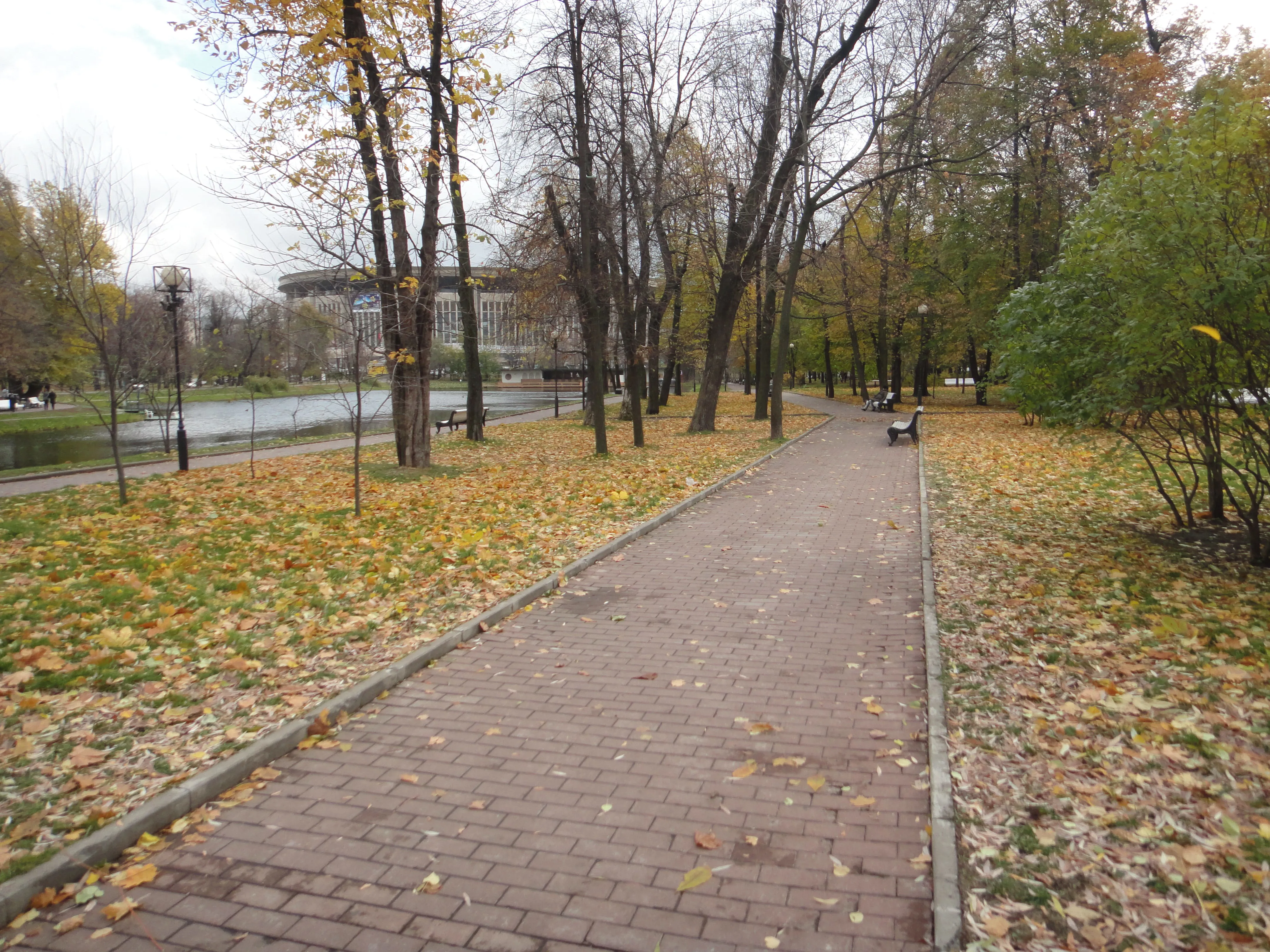 Парк с аркой и амфитеатром, фото 21