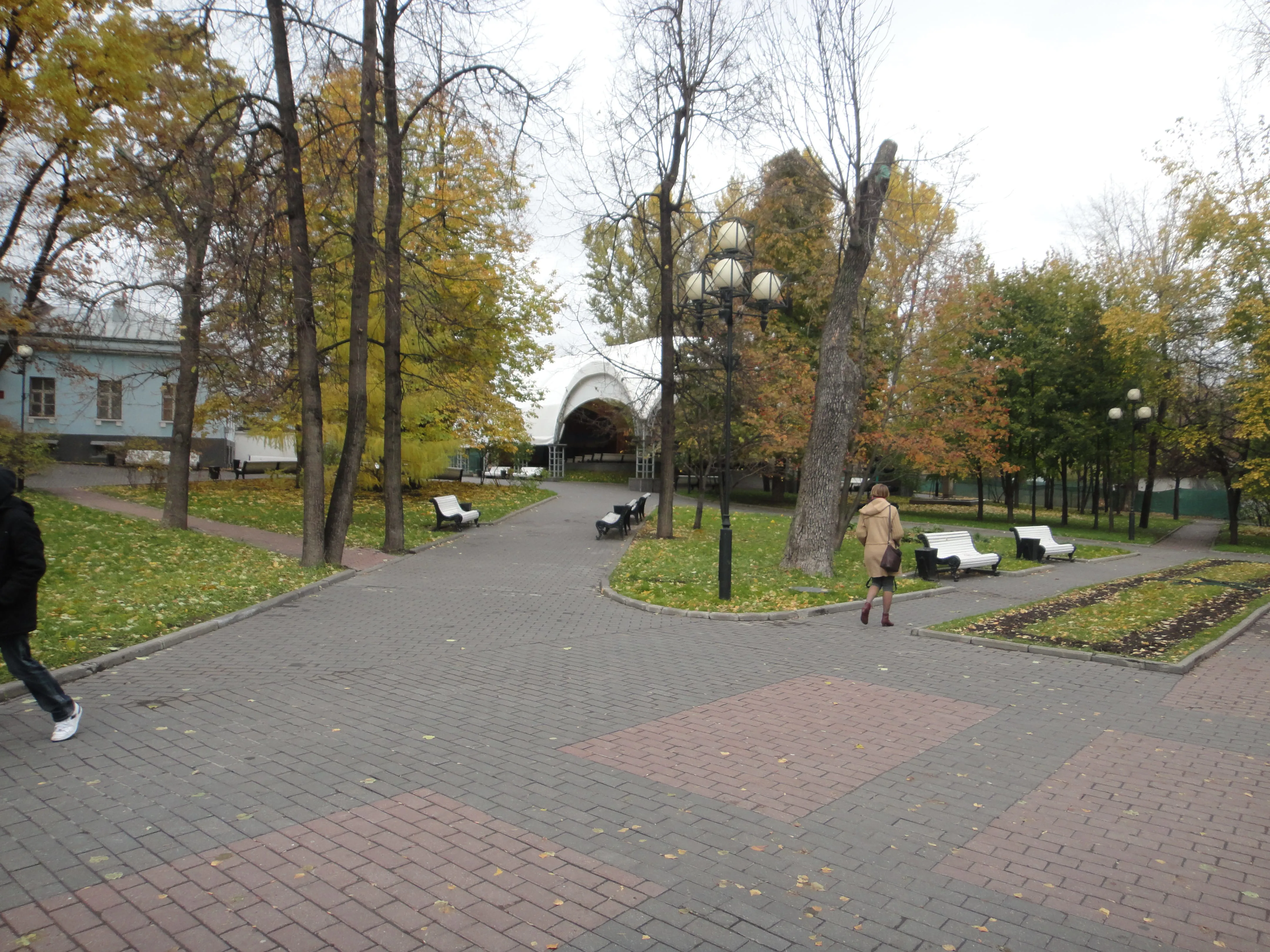 Парк с аркой и амфитеатром, фото 5