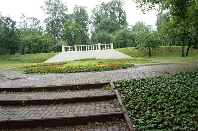 Парк с прудом и лестницей, фото 13