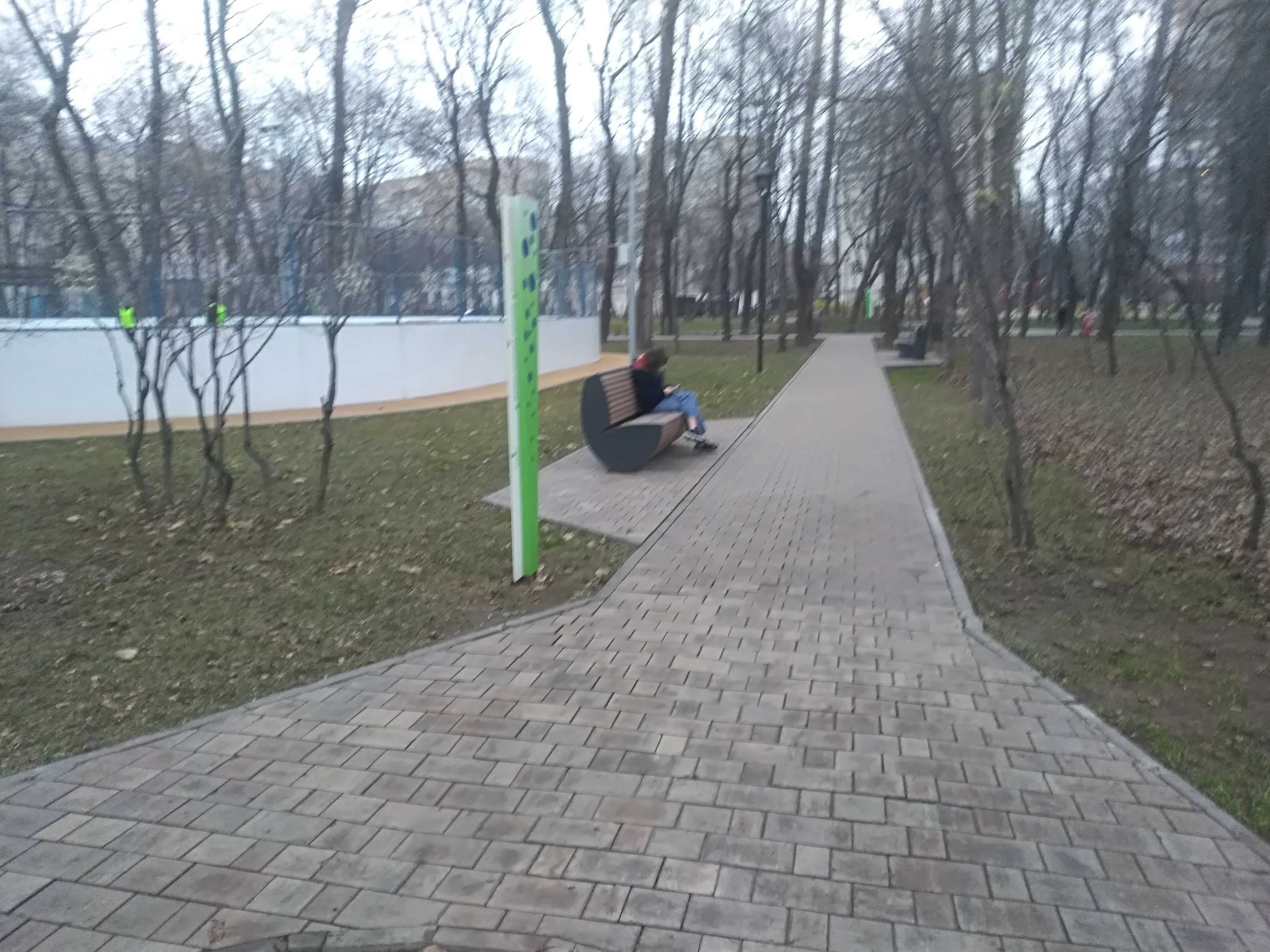 Парк с дорожками и рестораном, фото 18