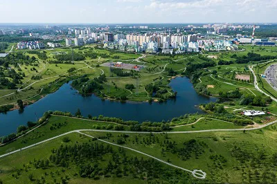 Парк с холмами и озером, фото 5