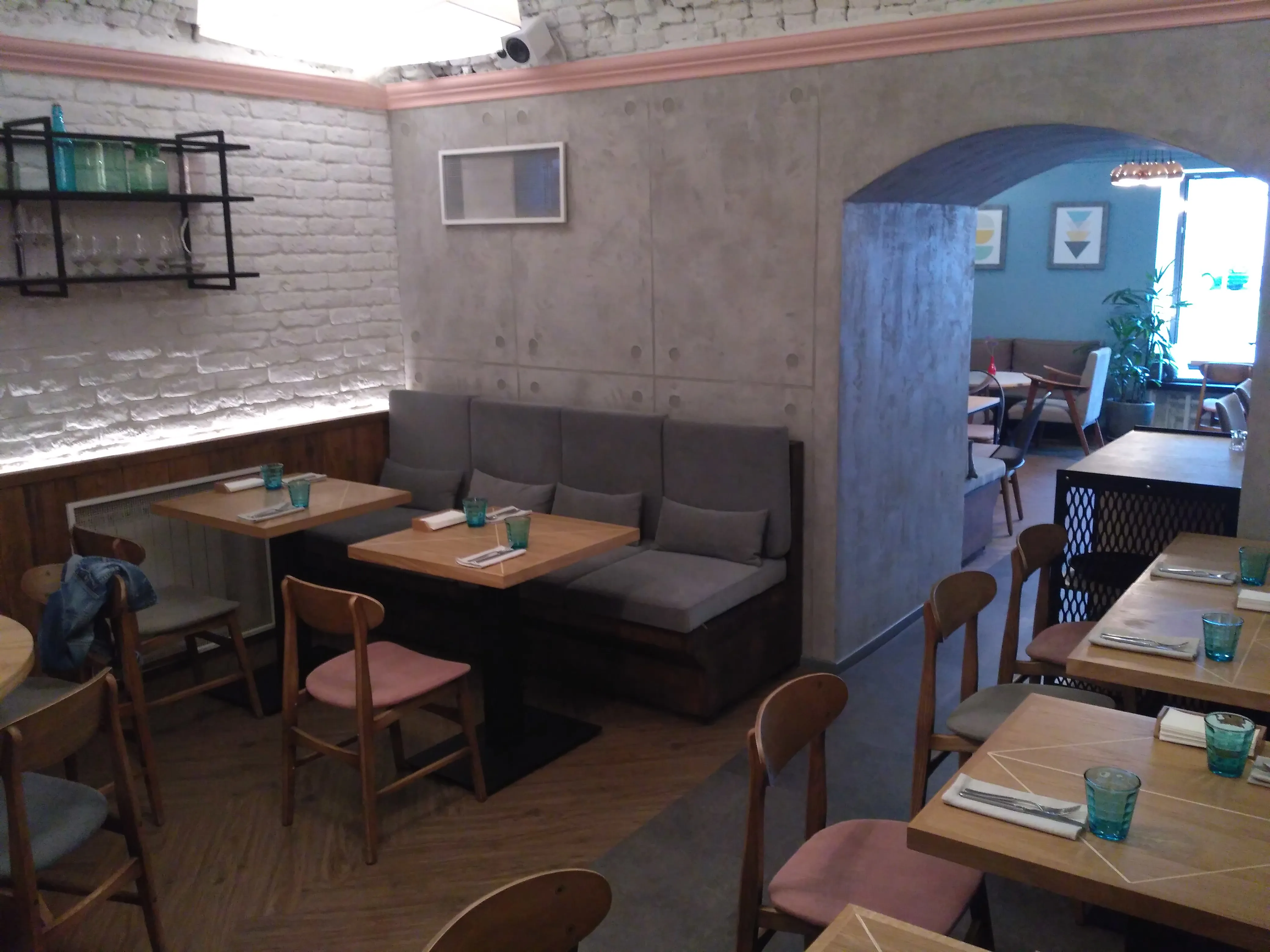 Просторная кухня ресторана, фото 8