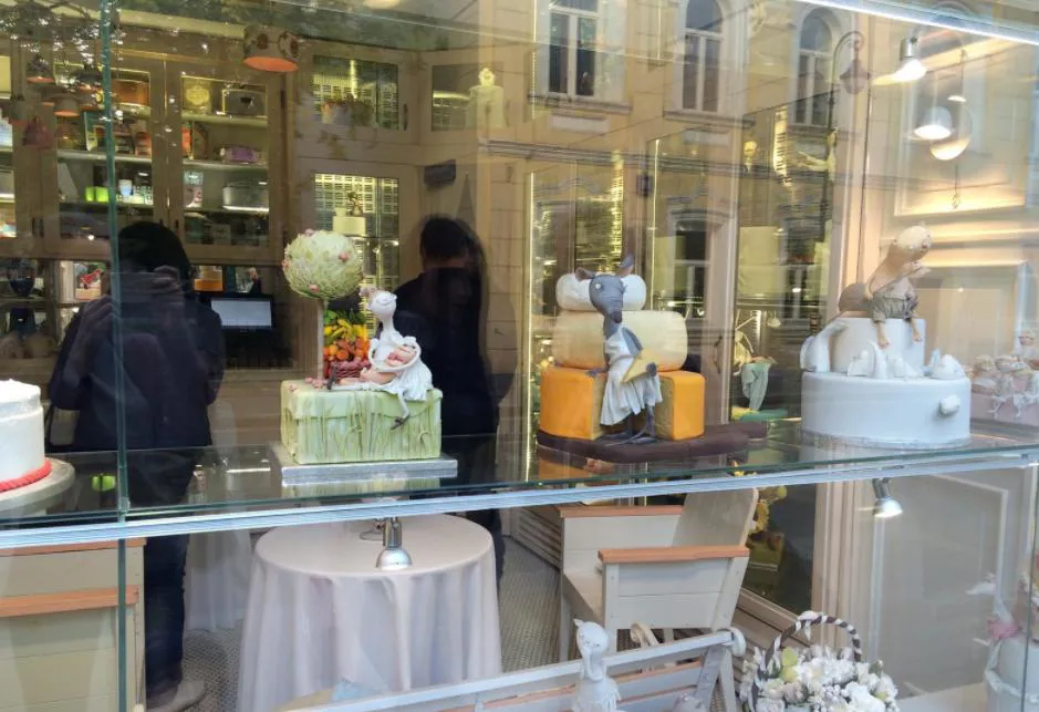 Кафе с десертами на витрине, фото 6