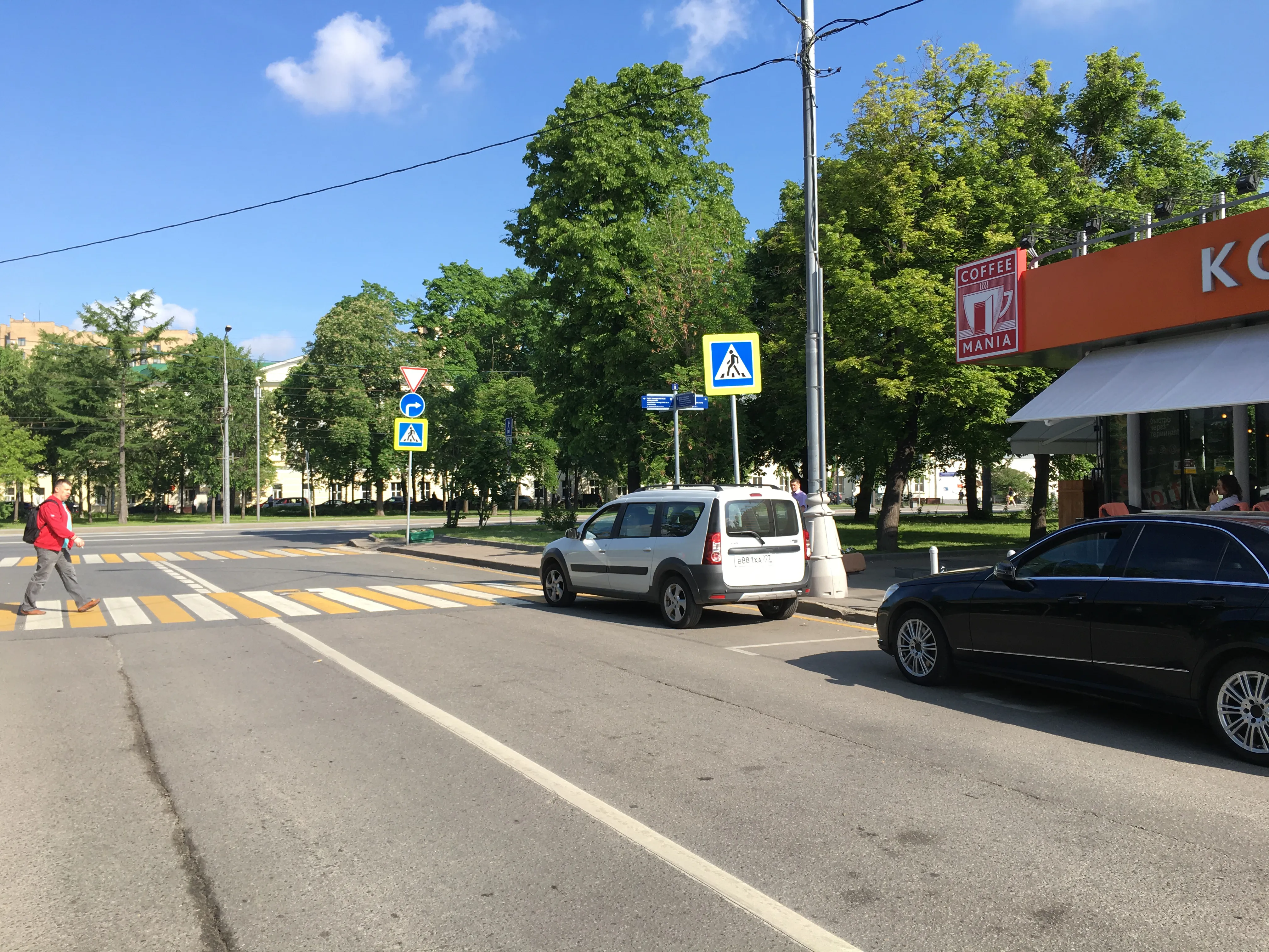 Кафе с деревянной террасой, фото 11