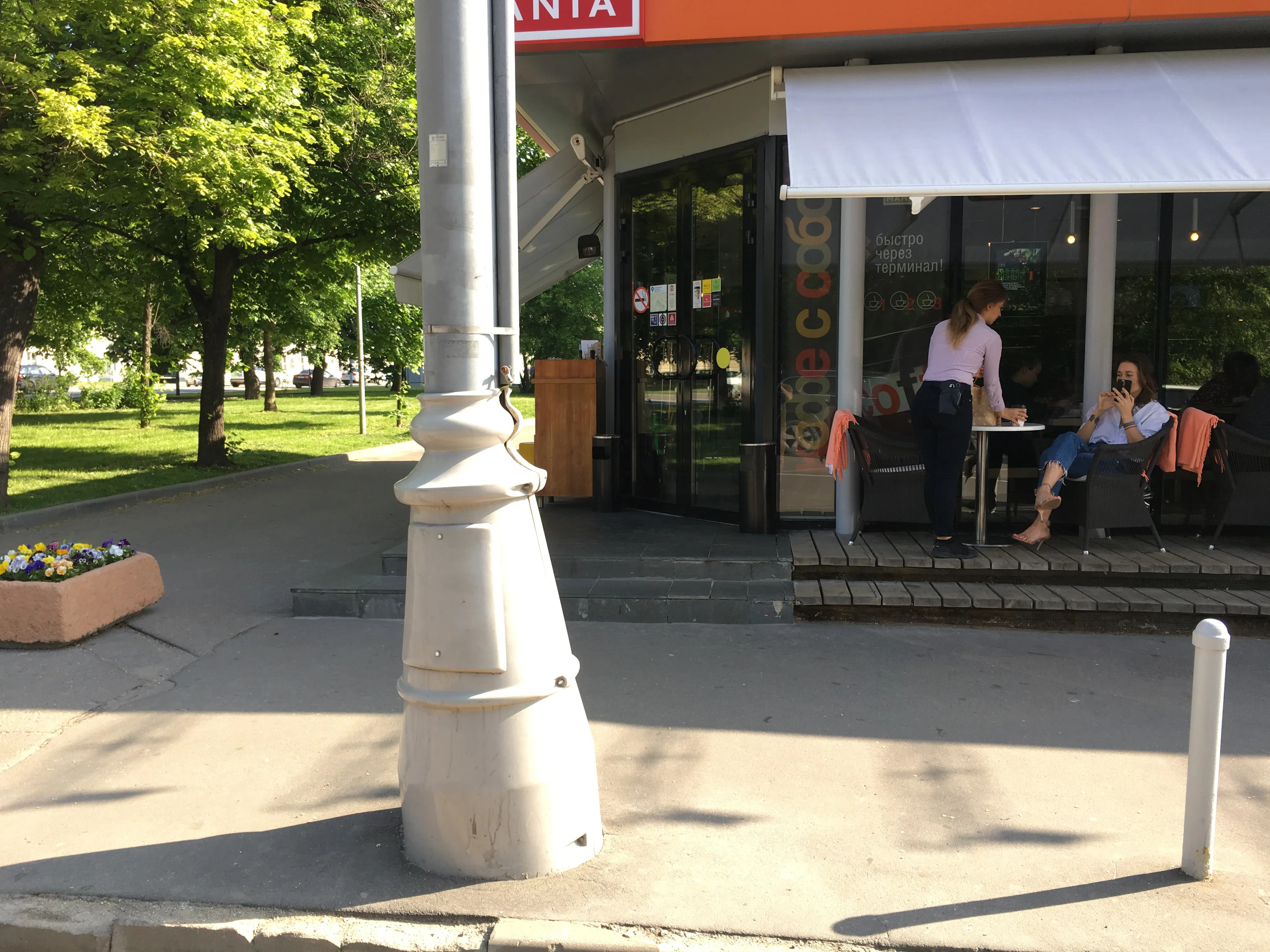Кафе с деревянной террасой, фото 14