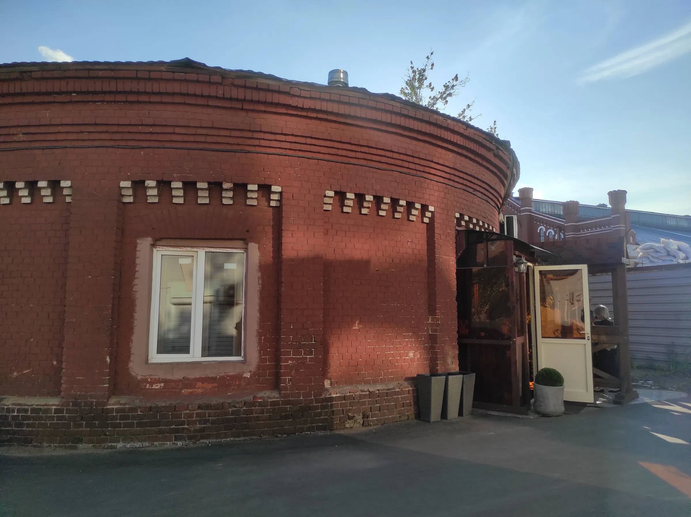 Кирпичный бар с мезонином, фото 6