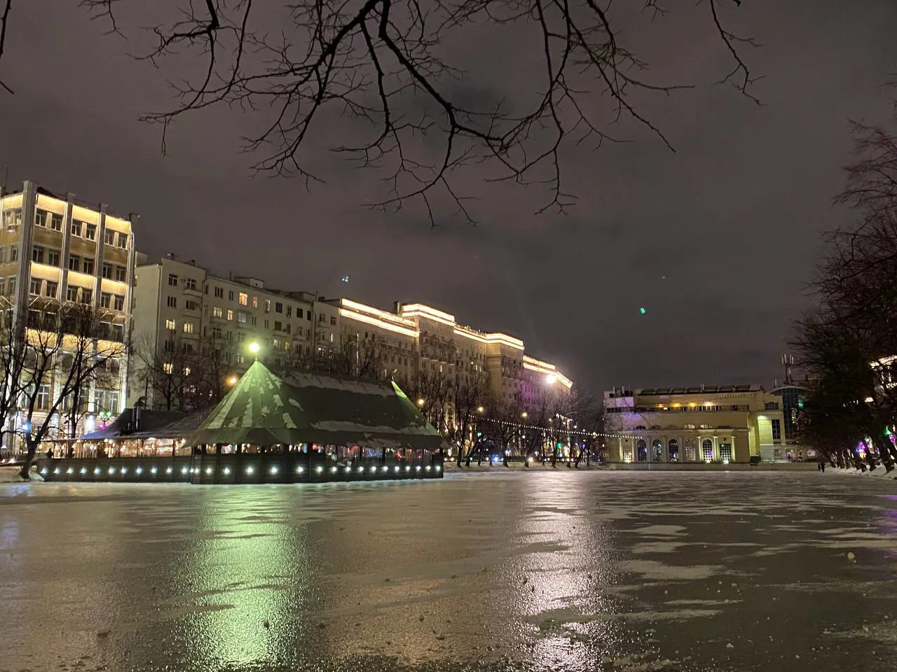 Городской парк в огнях, фото 7