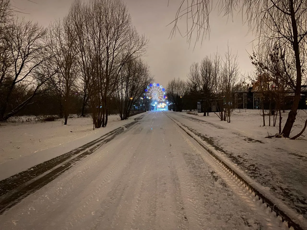 Парк аттракционов зимой, фото 13