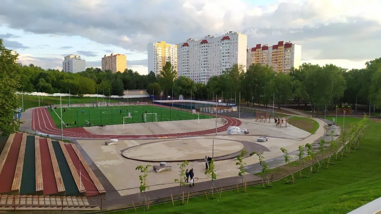 Парк со стадионом, фото 1