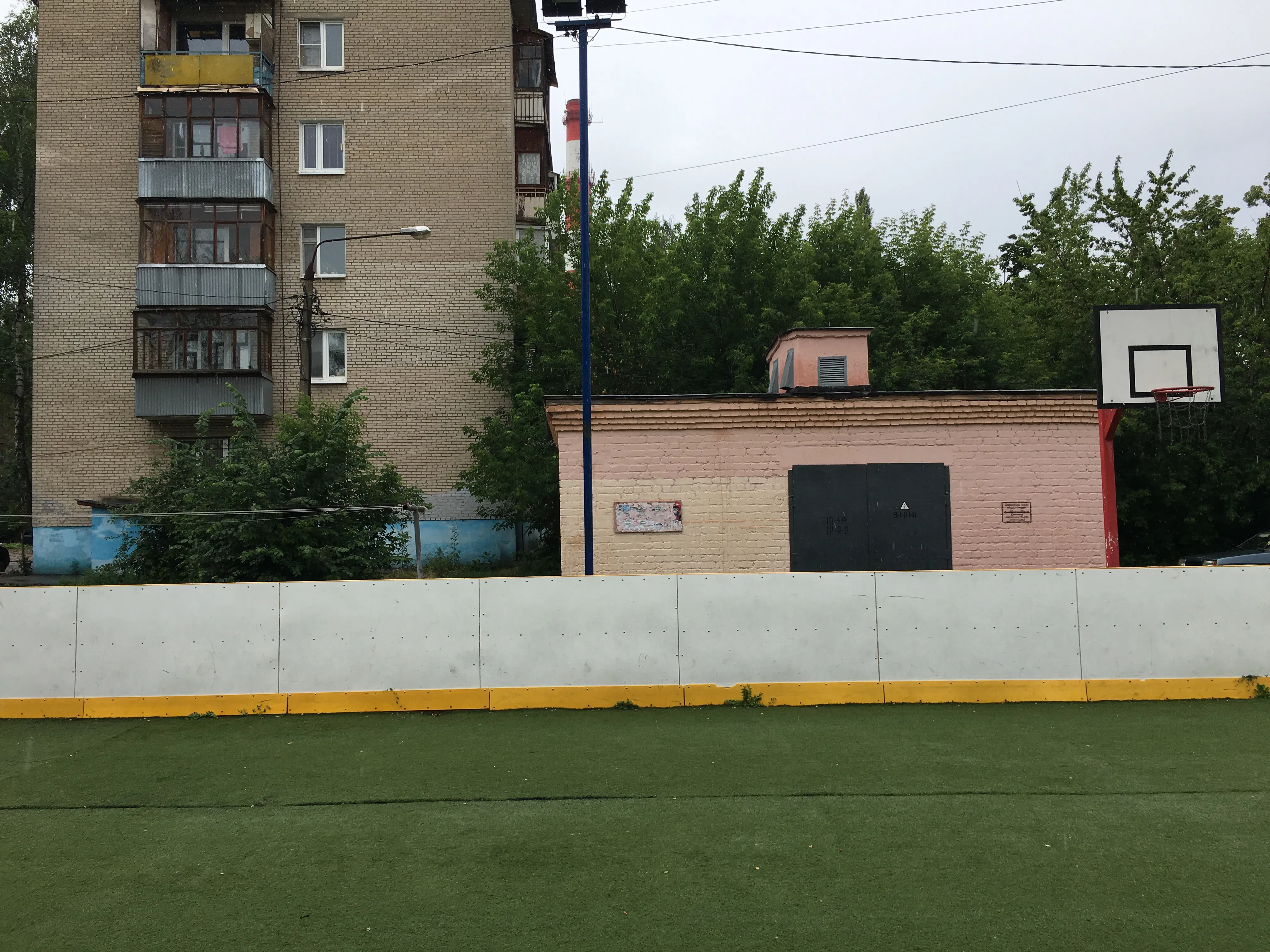 Футбольное поле во дворе, фото 8