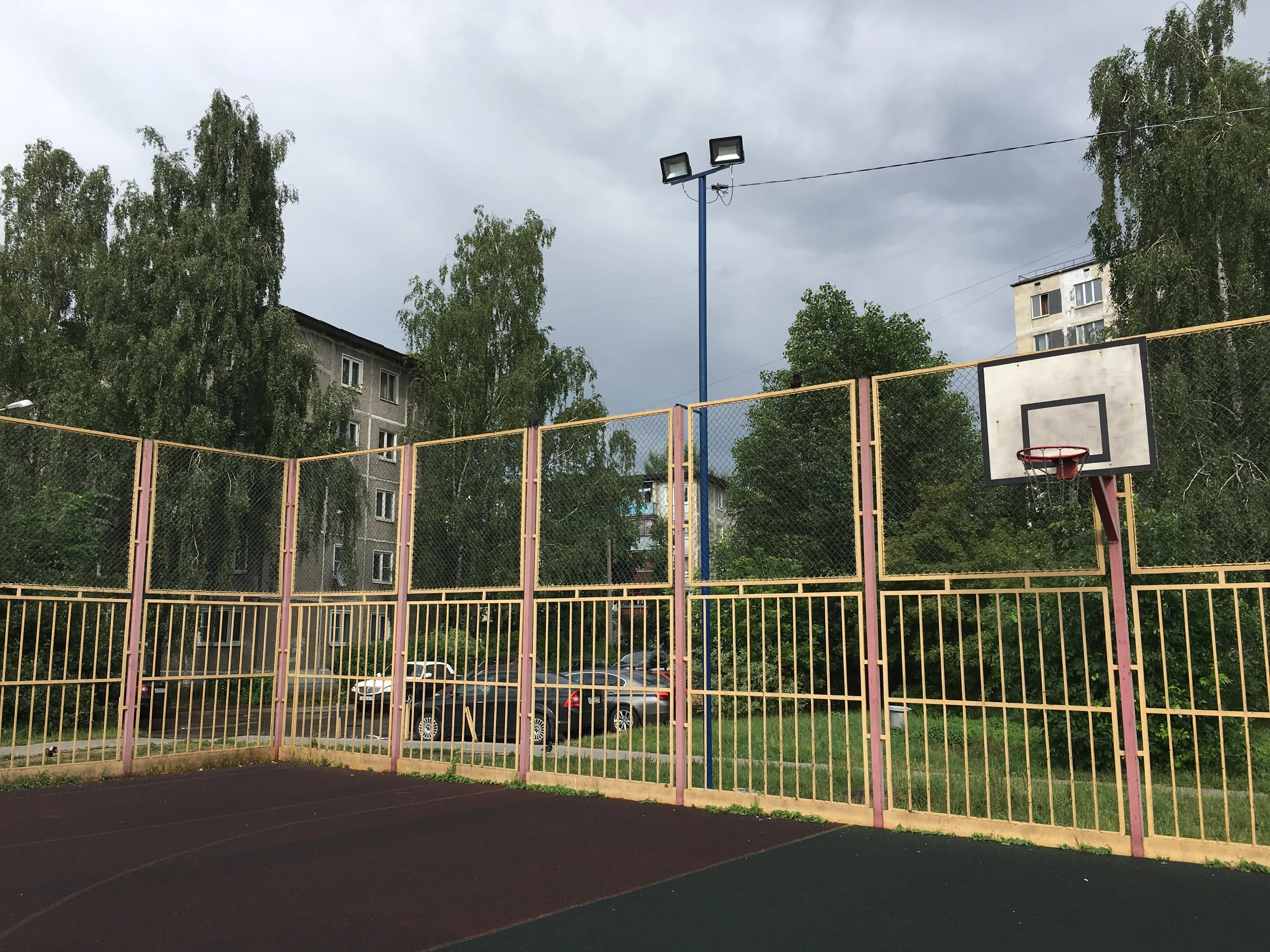 Хрущёвки и спортплощадка, фото 4