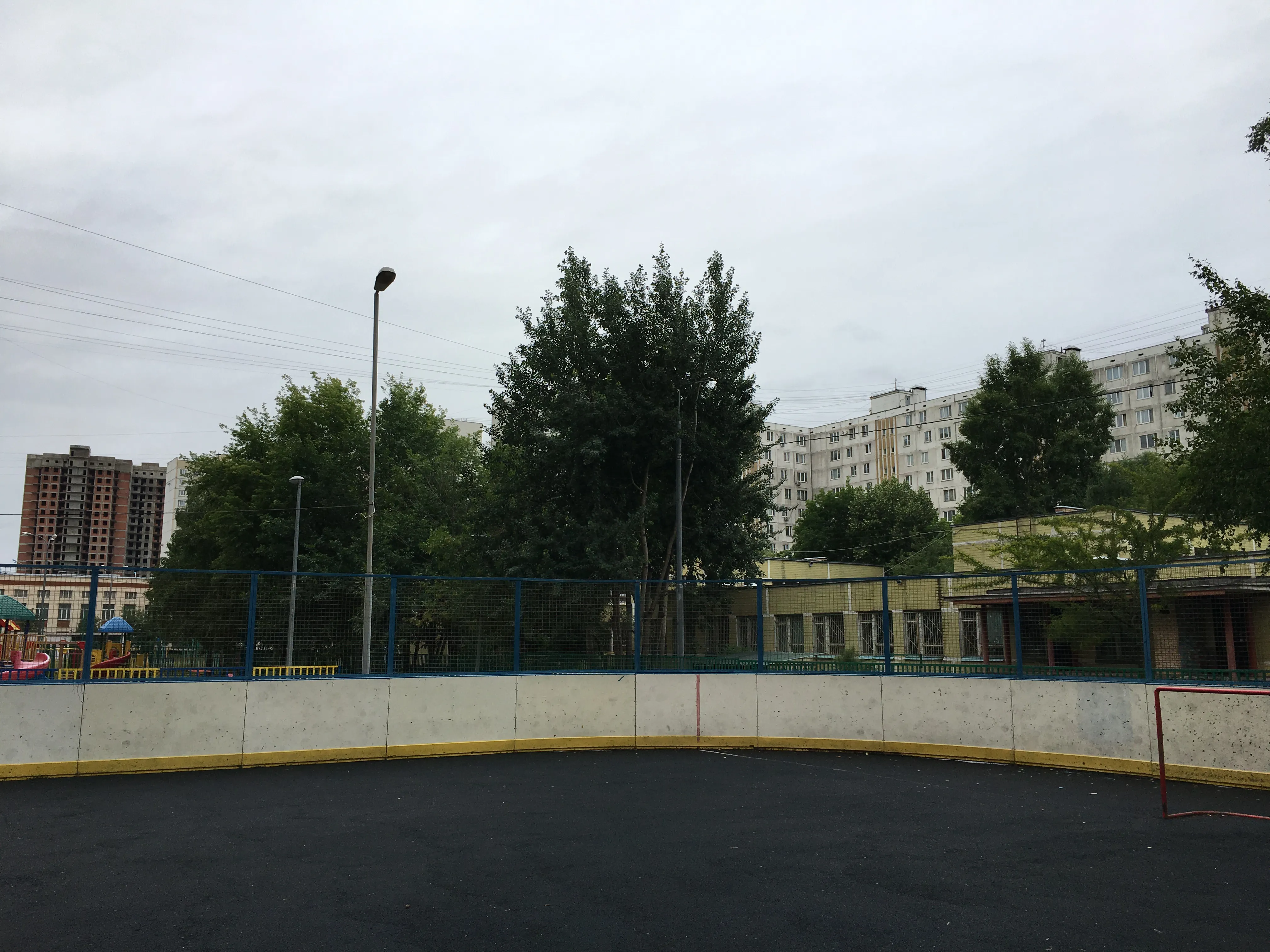 Спортивная площадка у дома, фото 3